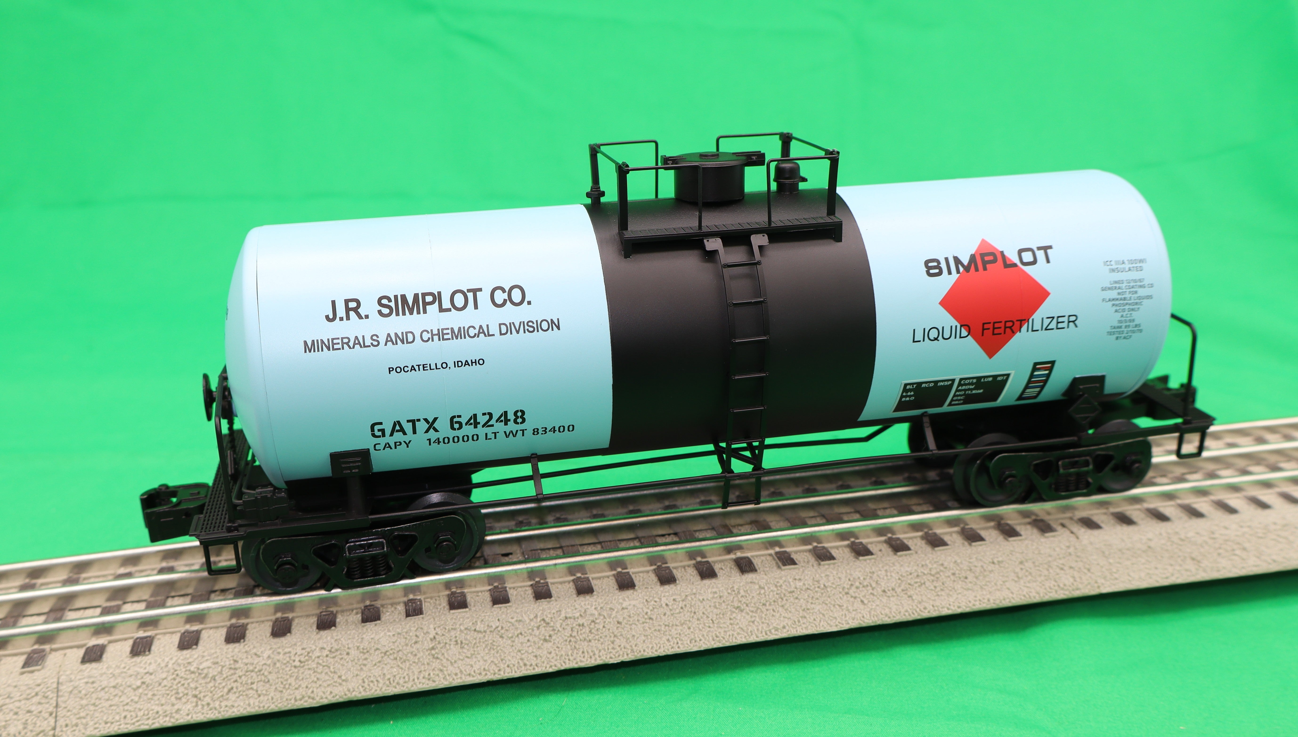 Lionel 2542401 - 40' Tank Car "JR Simplot" #64244