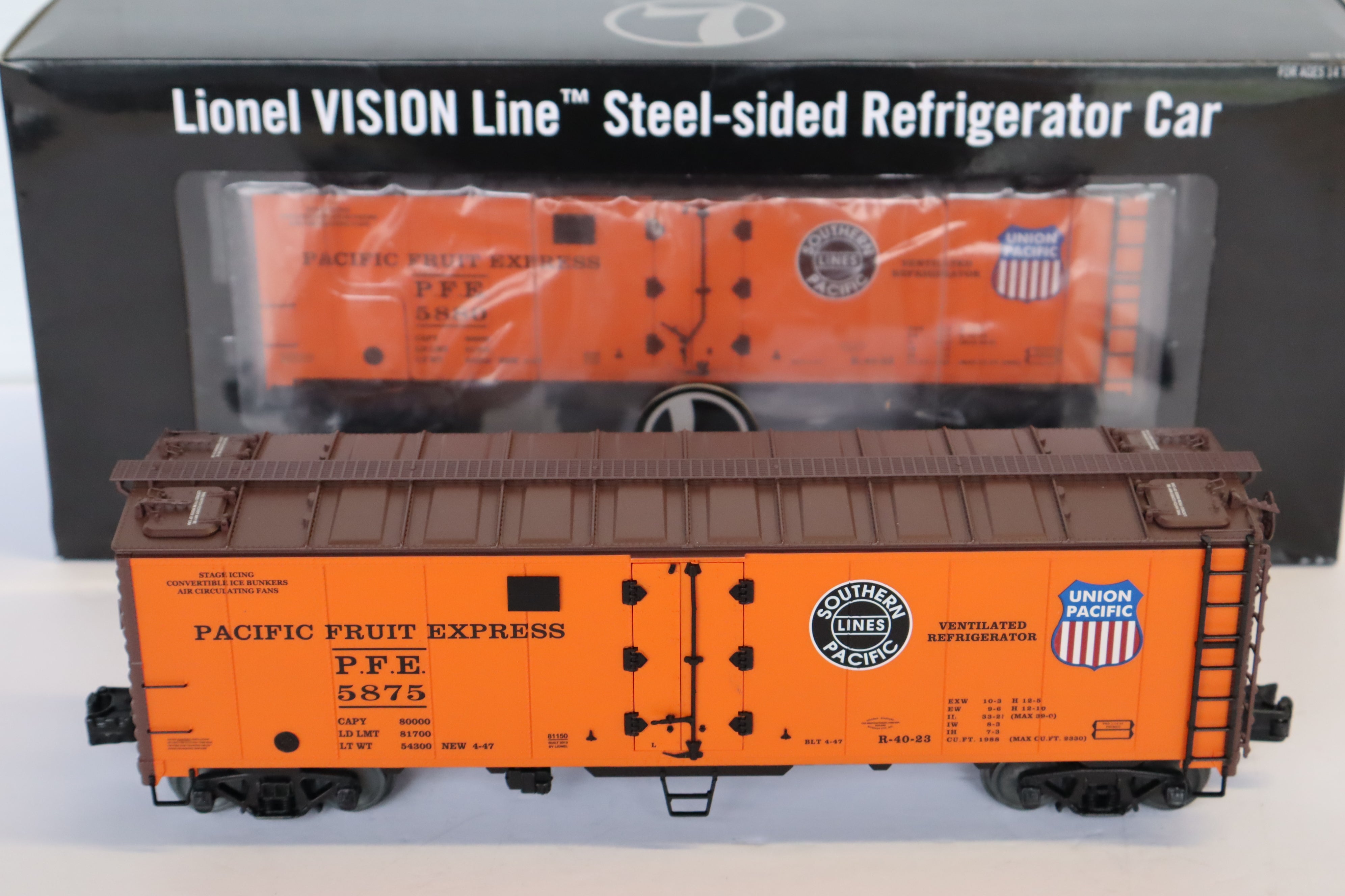 Lionel Vision Line 6-81150 & 6-81149 PFE Steel-Sided Reefer #5875 & #5880-- 2 Set-Second hand-M7986