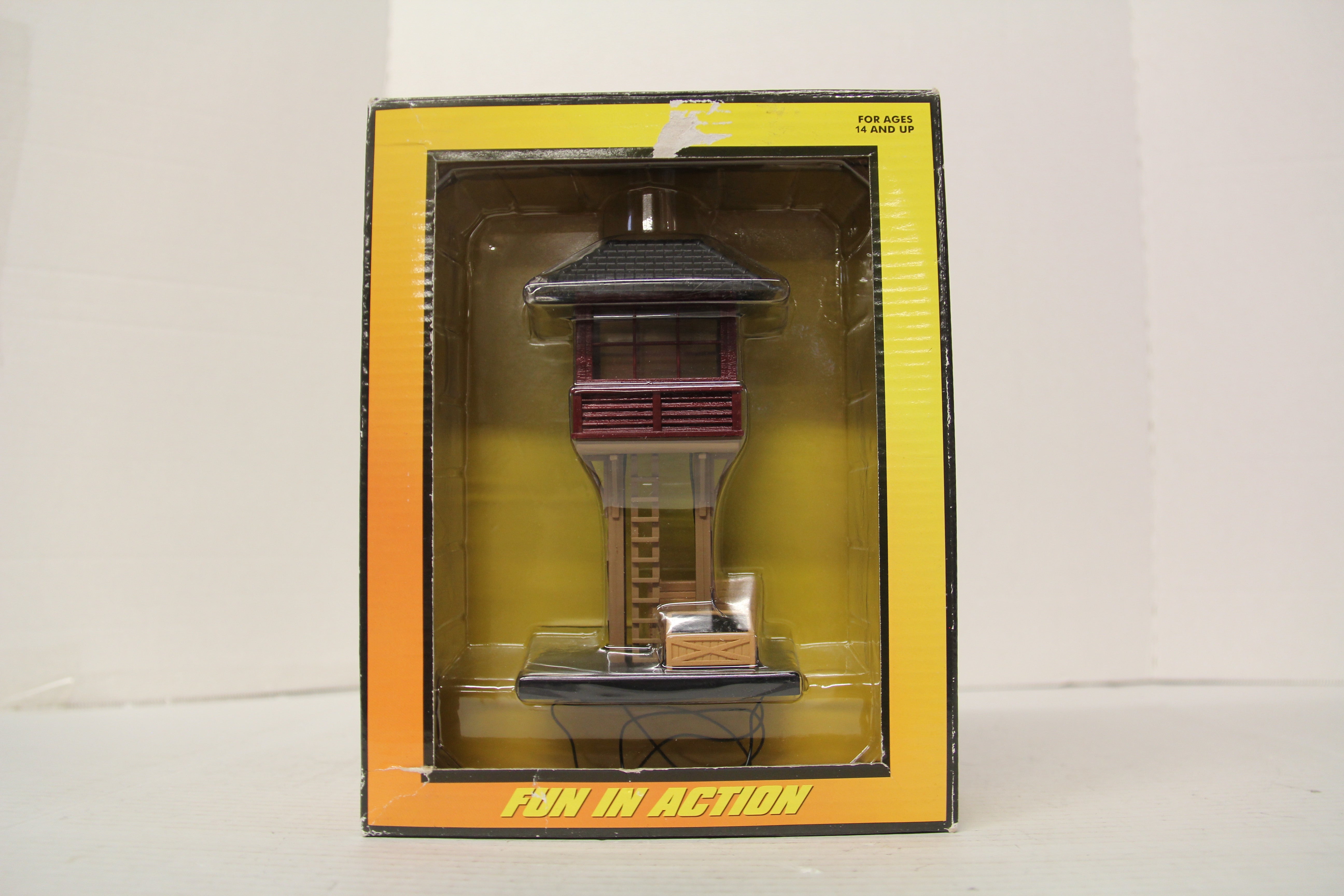 Rail King 30-9097 Brown & Black Elevated Gate Tower-Second hand-M6556