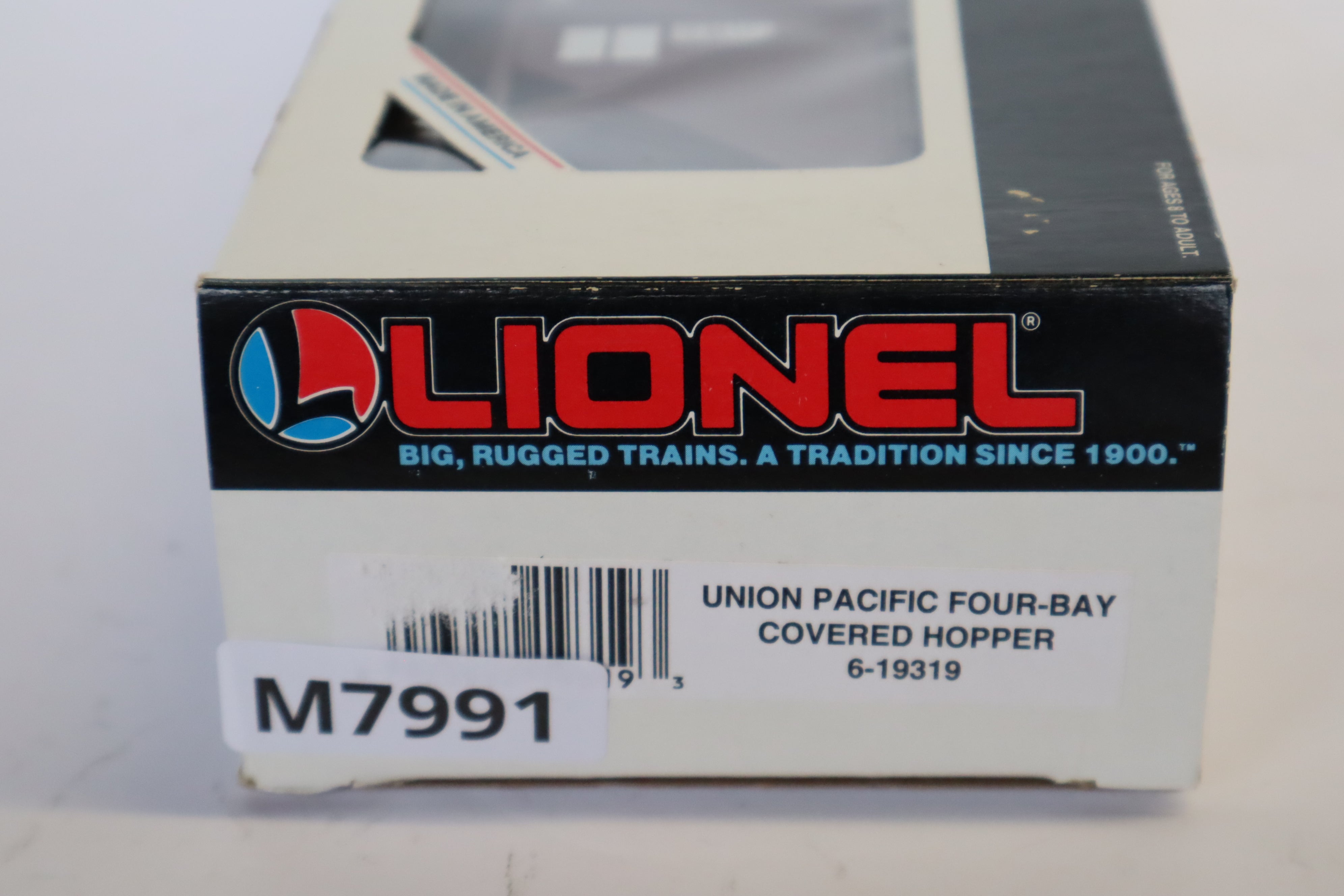 Lionel 6-19319 Union Pacific Four-Bay Covered Hopper-Second hand-M7991