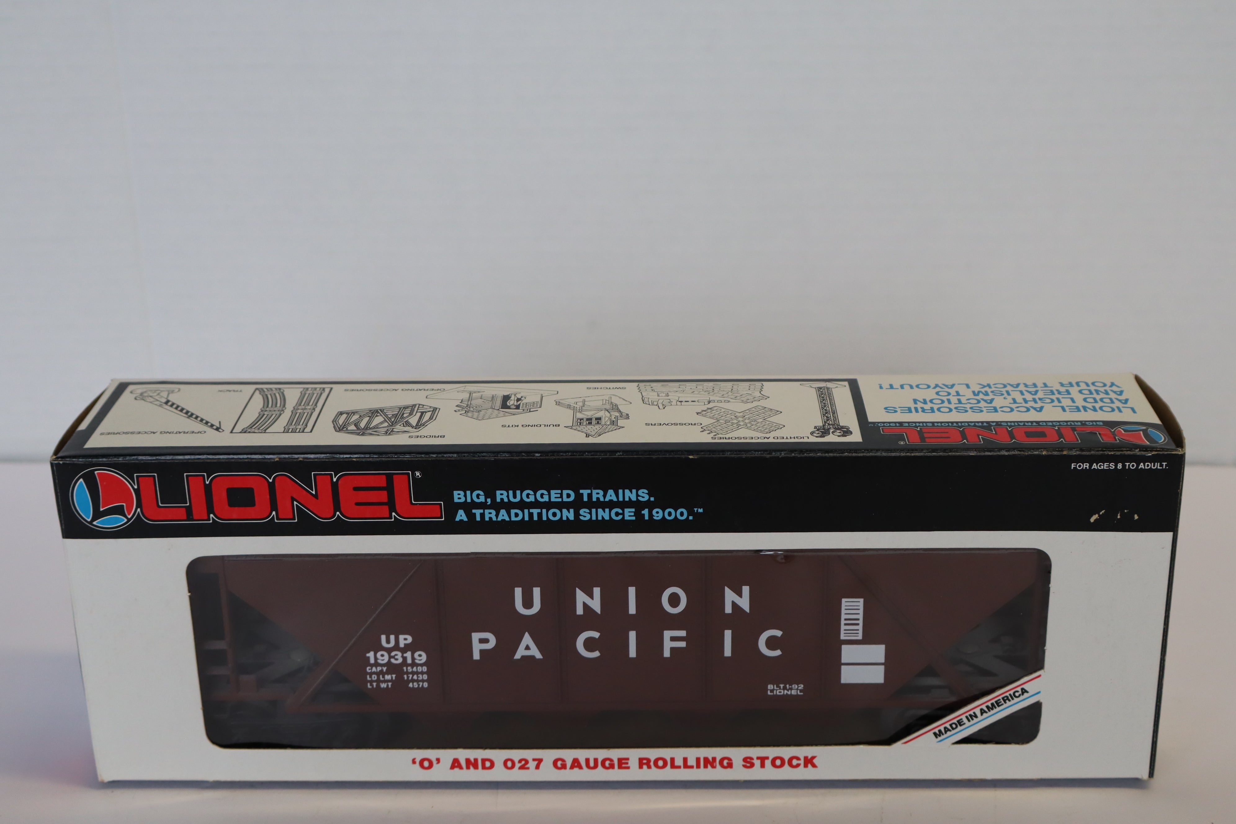 Lionel 6-19319 Union Pacific Four-Bay Covered Hopper-Second hand-M7991