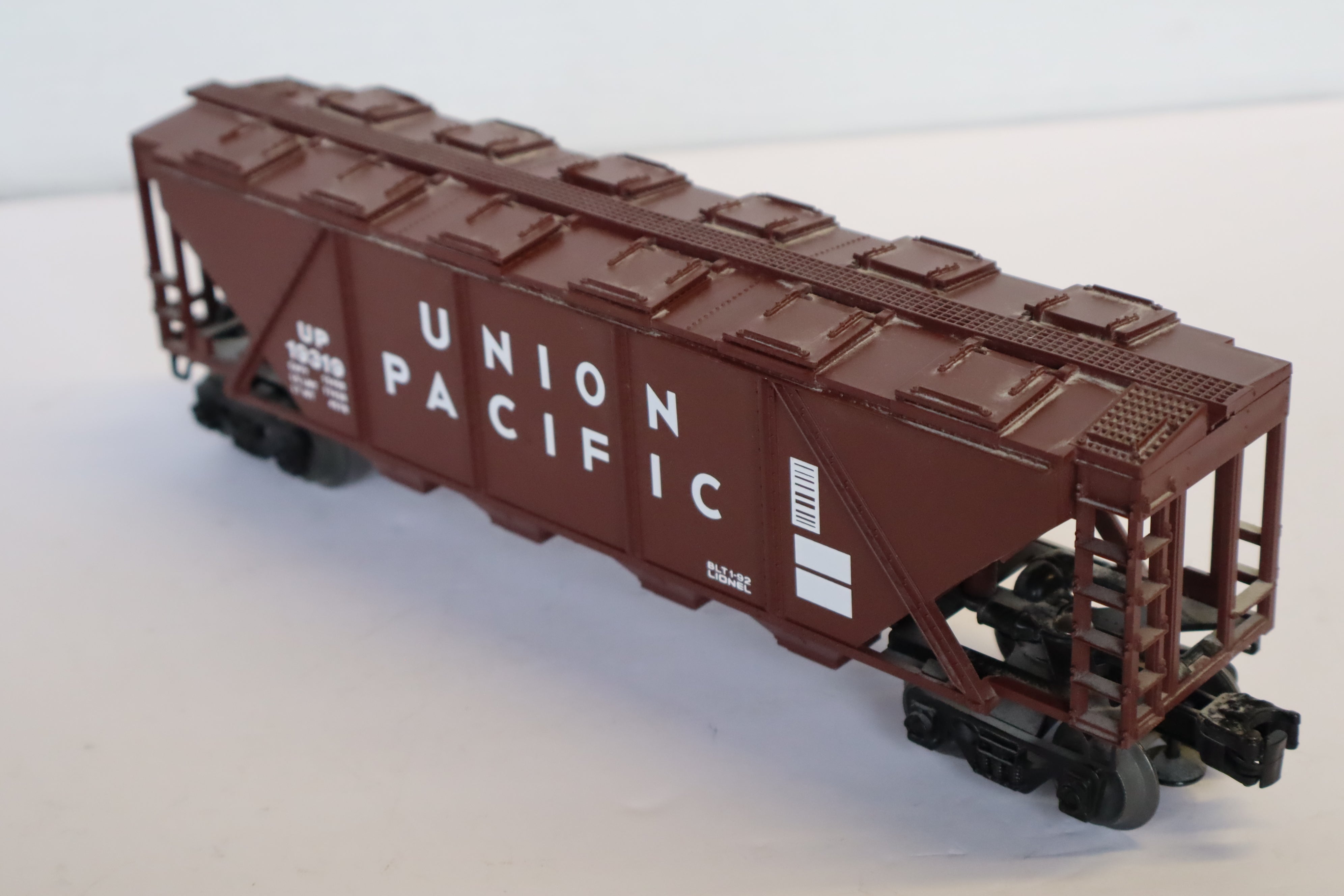 Lionel 6-19319 Union Pacific Four-Bay Covered Hopper-Second hand-M7991