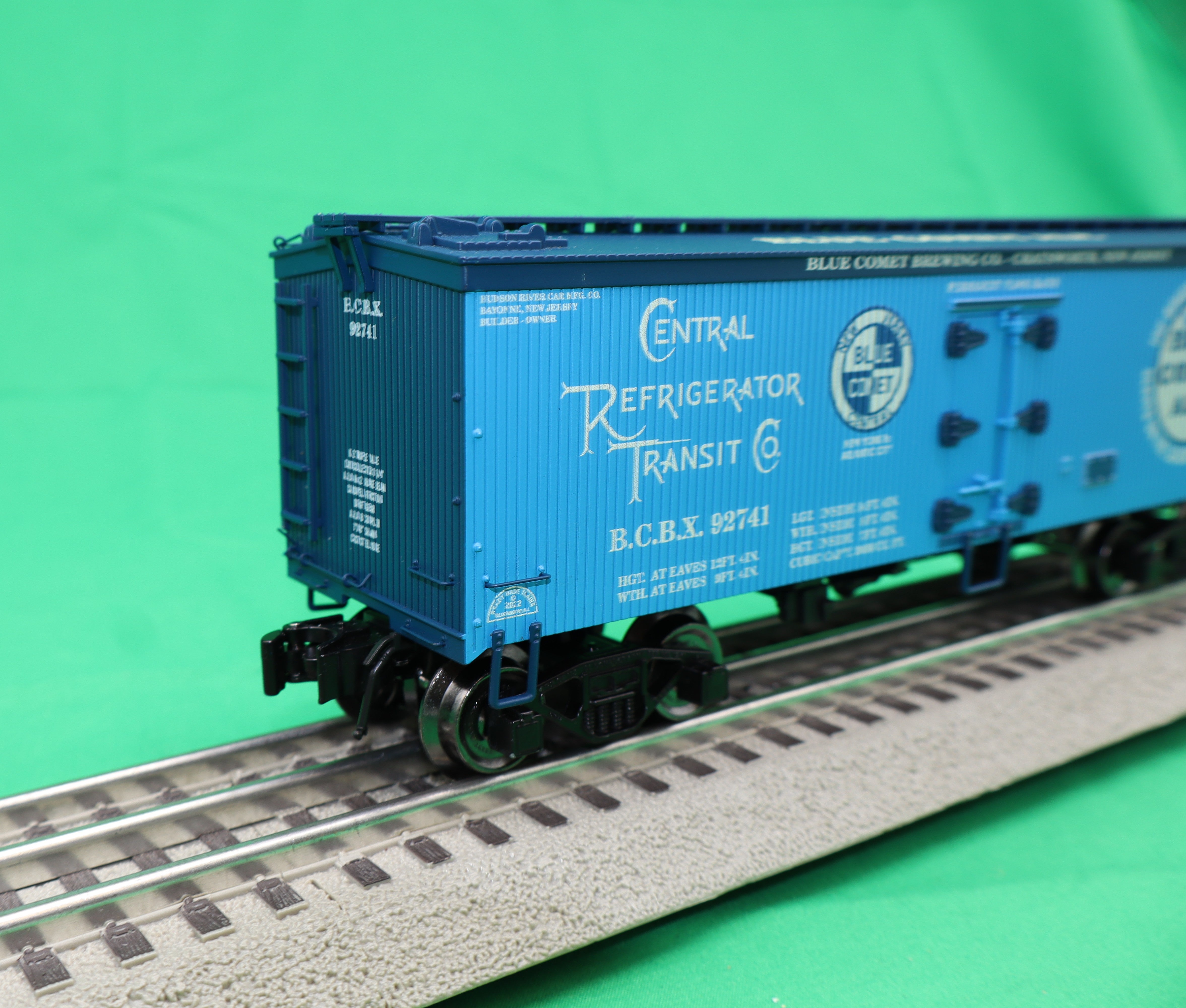 Ready Made Trains RMT-86126-3 - 36' Woodside Reefer Car "New Jersey Central" #92741 (Blue Comet Ale)