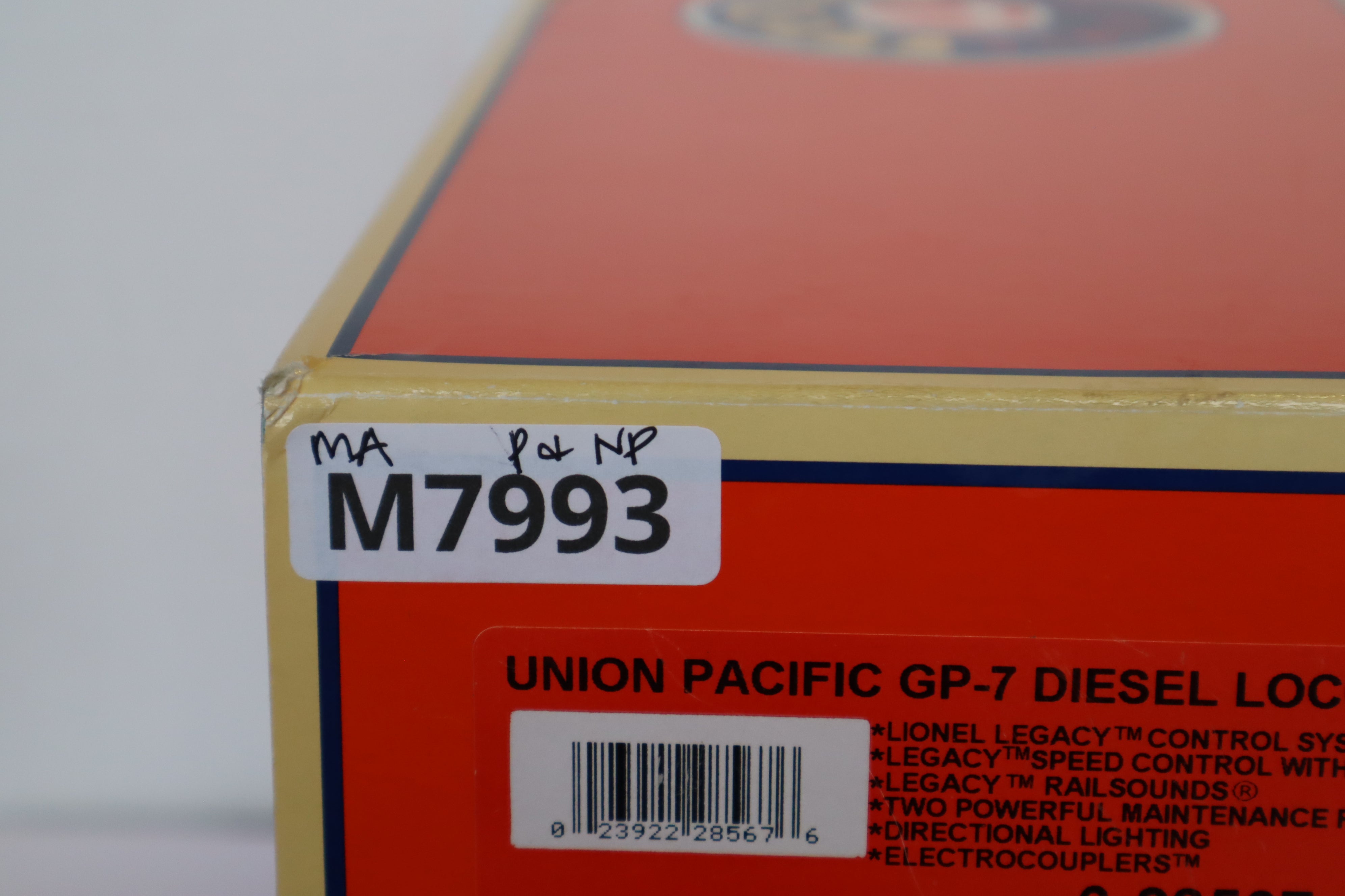 Lionel 6-28567 & 6-28568 Union Pacific GP-7 Locomotive Powered & Non Pwd-Second hand-M7993