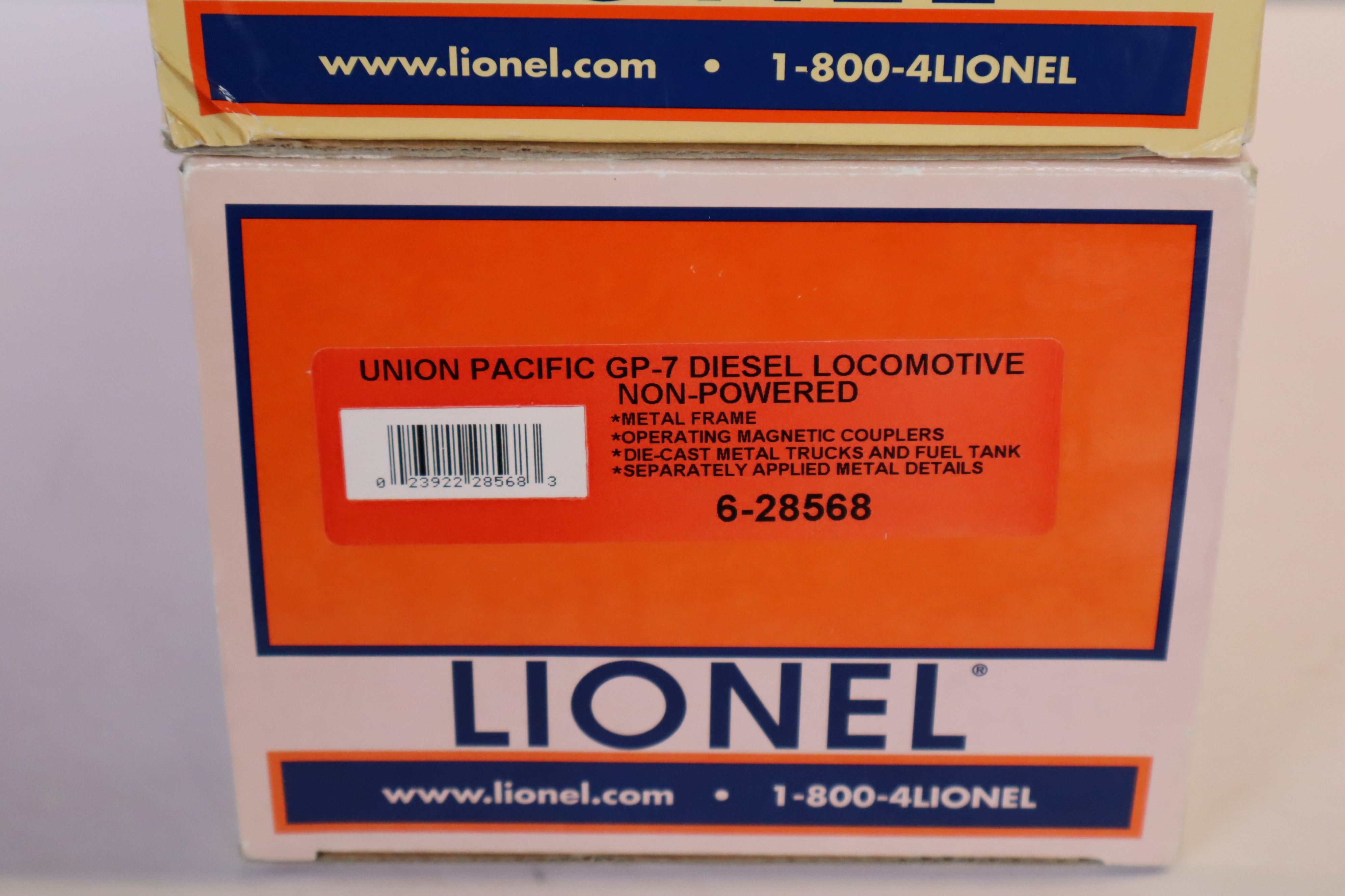 Lionel 6-28567 & 6-28568 Union Pacific GP-7 Locomotive Powered & Non Pwd-Second hand-M7993