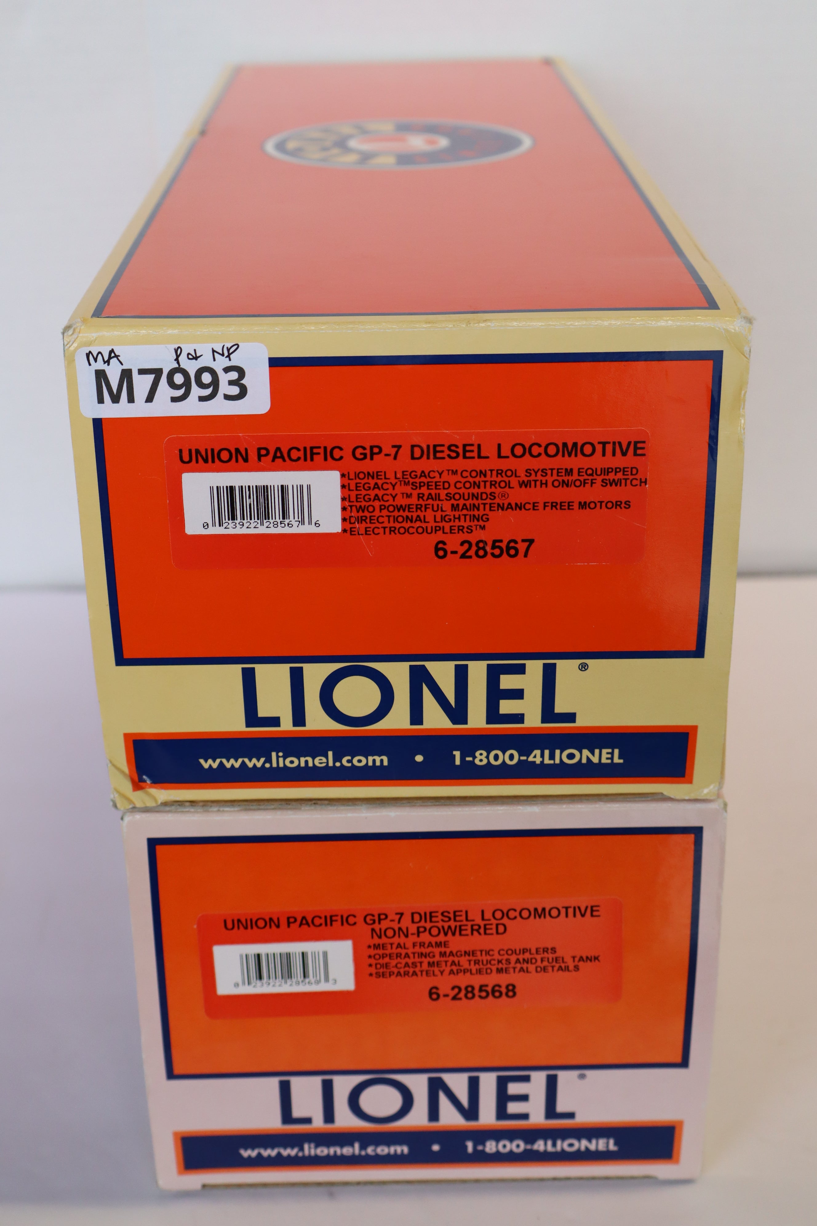 Lionel 6-28567 & 6-28568 Union Pacific GP-7 Locomotive Powered & Non Pwd-Second hand-M7993