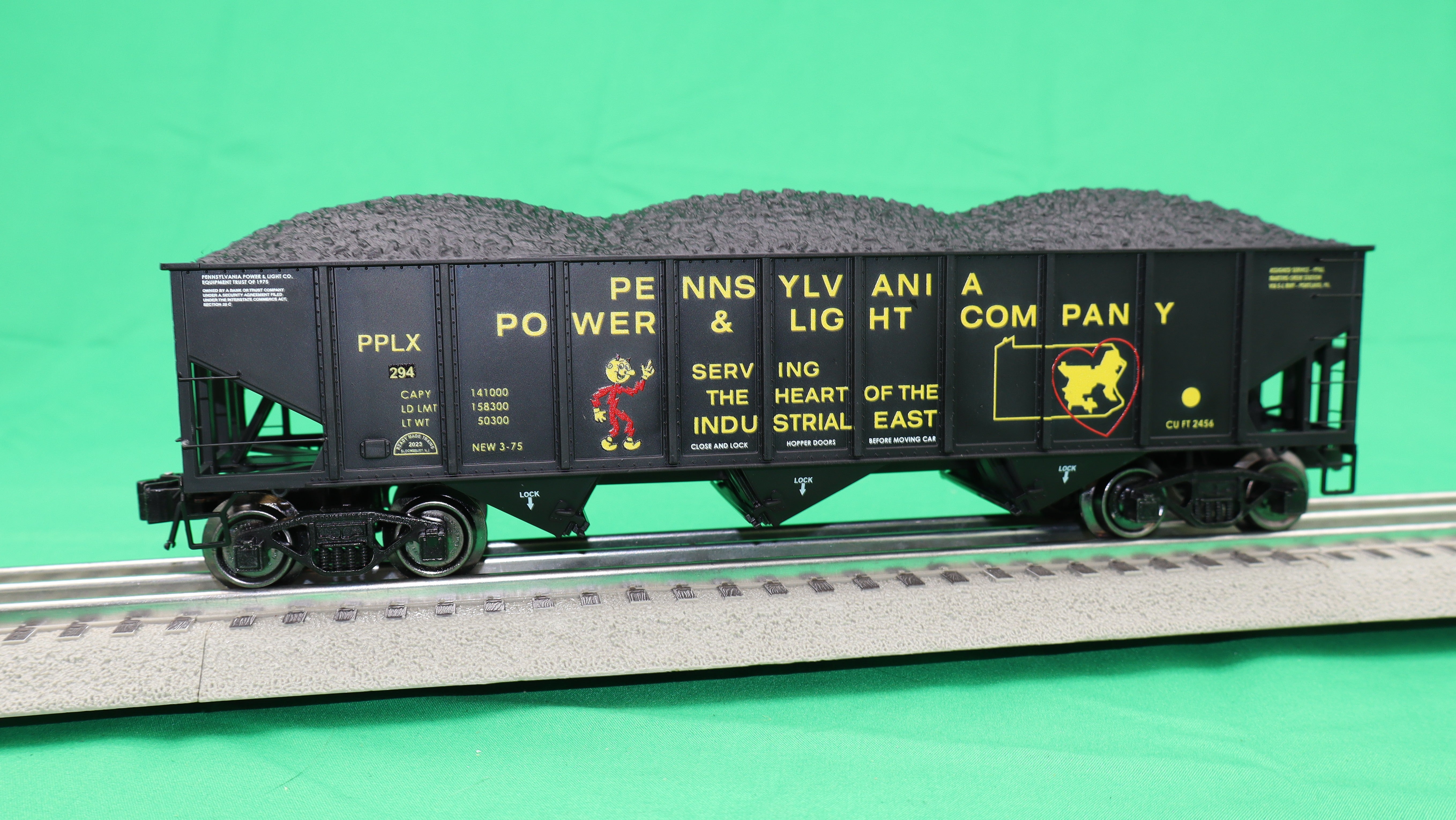 Ready Made Trains RMT-66276 - 70 Ton 3-Bay Coal Hopper Car "Pennsylvania" w/ Load (Power & Light Company)