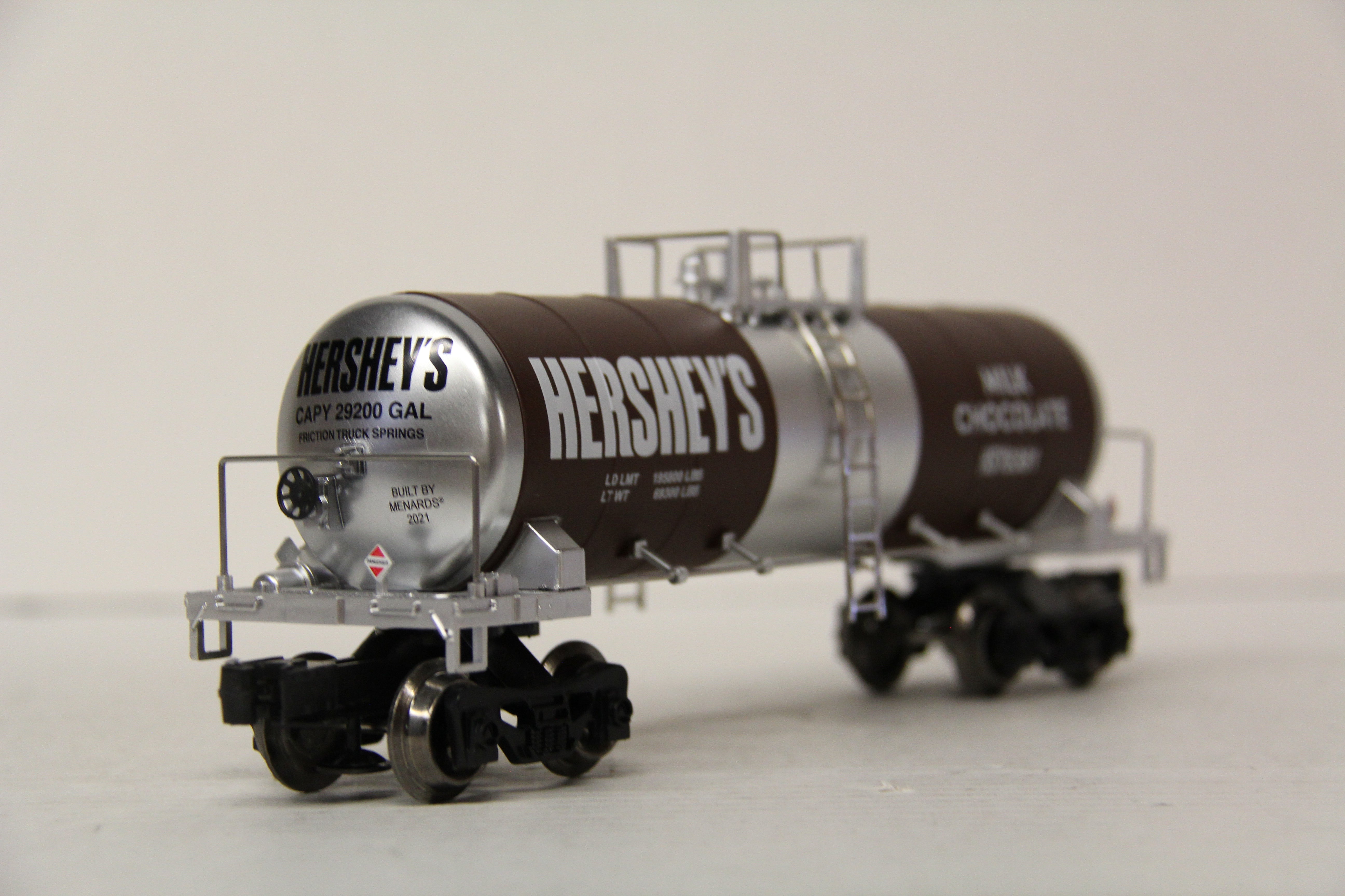 Menards #279-8136 Hershey's Tanker-Second hand-M6561