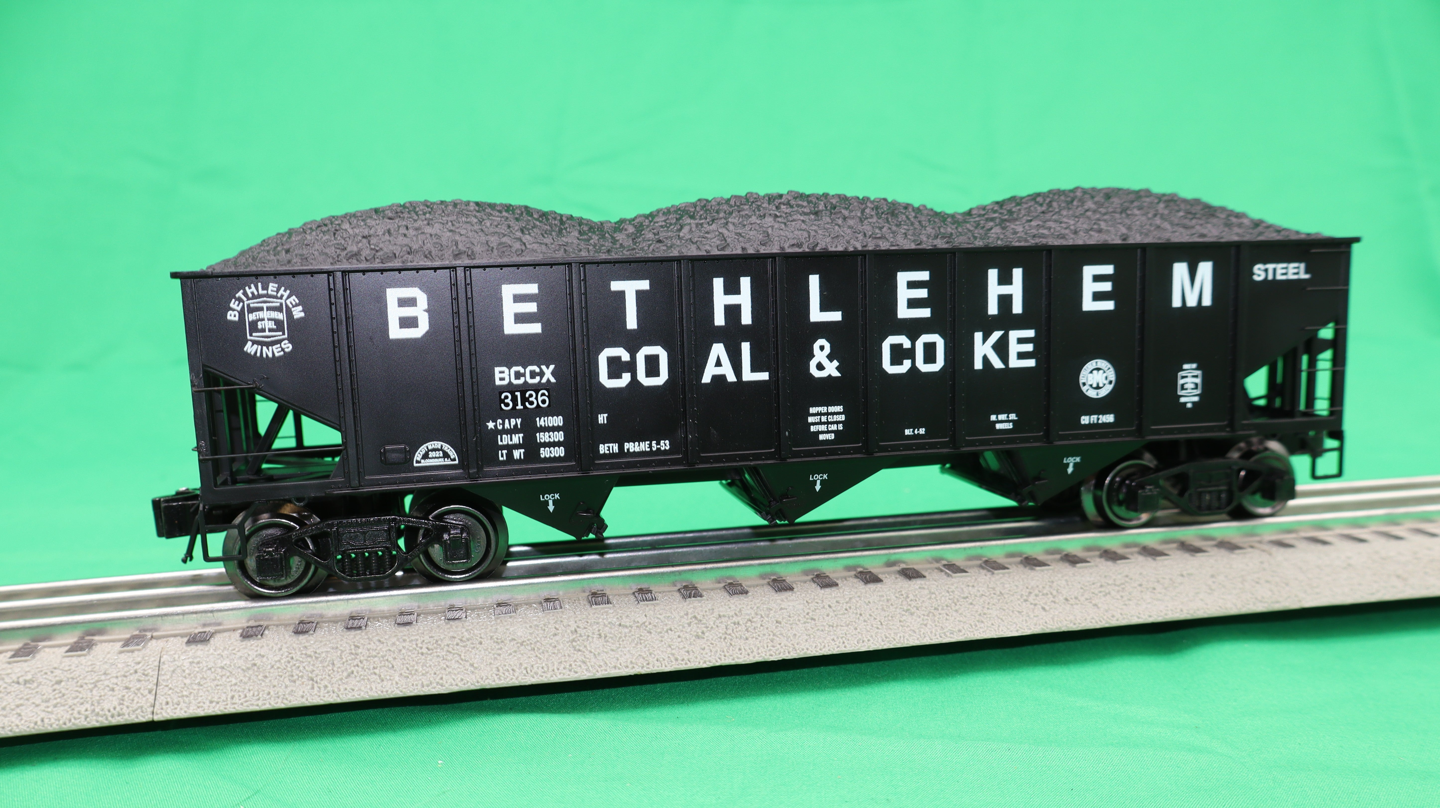 Ready Made Trains RMT-66219 - 70 Ton 3-Bay Coal Hopper Car "Bethlehem Steel" w/ Load (Coal & Coke)