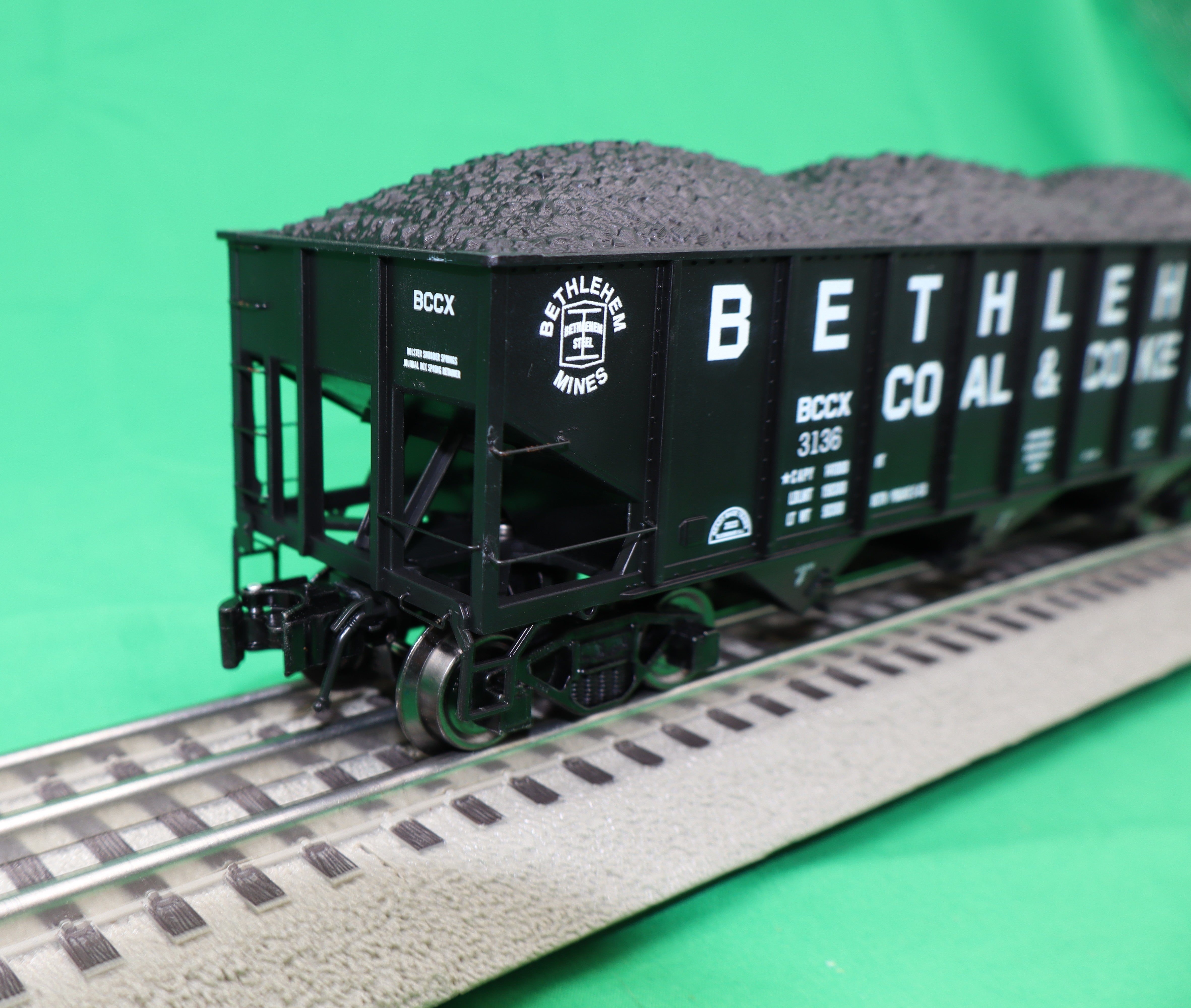 Ready Made Trains RMT-66219 - 70 Ton 3-Bay Coal Hopper Car "Bethlehem Steel" w/ Load (Coal & Coke)
