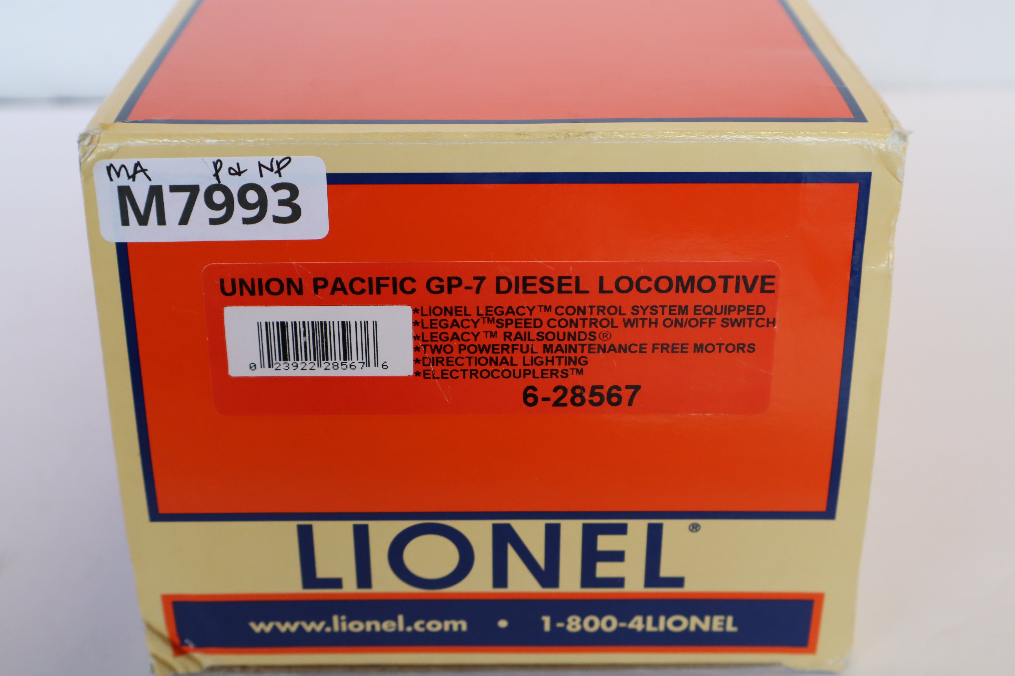 Lionel 6-28567 & 6-28568 Union Pacific GP-7 Locomotive Powered & Non Pwd-Second hand-M7993
