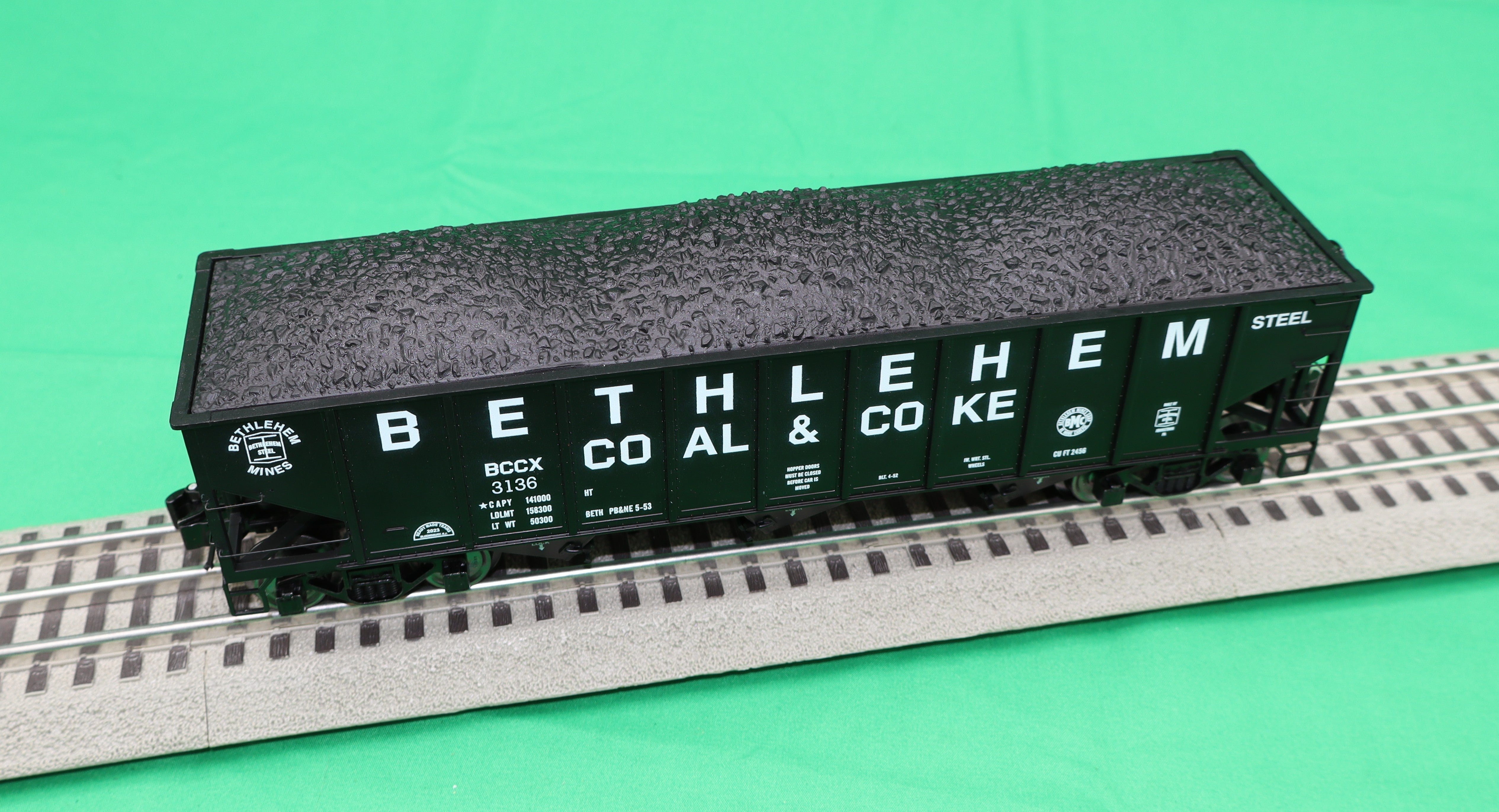 Ready Made Trains RMT-66219 - 70 Ton 3-Bay Coal Hopper Car "Bethlehem Steel" w/ Load (Coal & Coke)