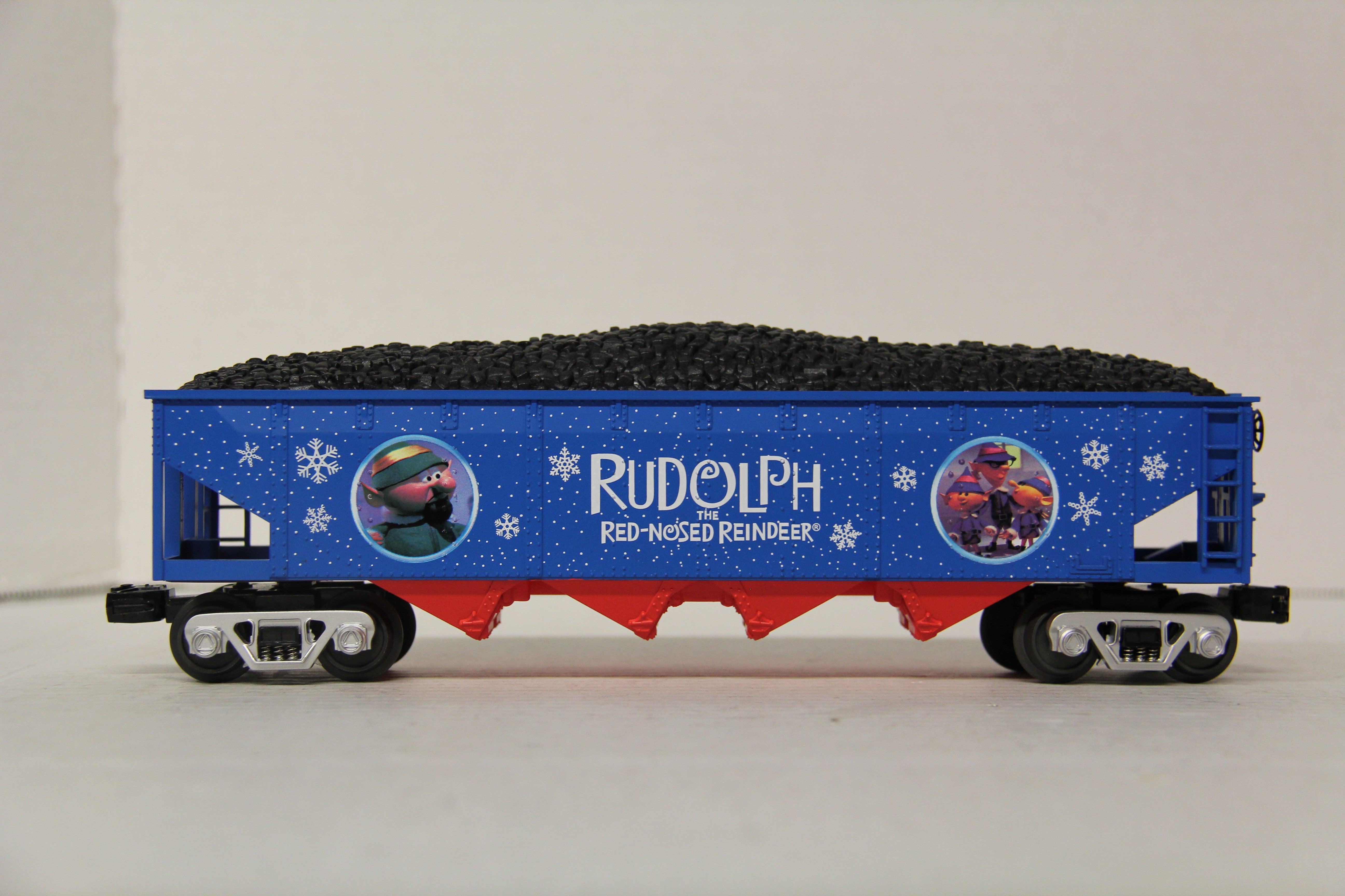 Rail King 30-75246 Rudolph the Red Nosed Reindeer "Elves" 4 Bay Hopper Car w/ White Coal Load-Second hand-M6562