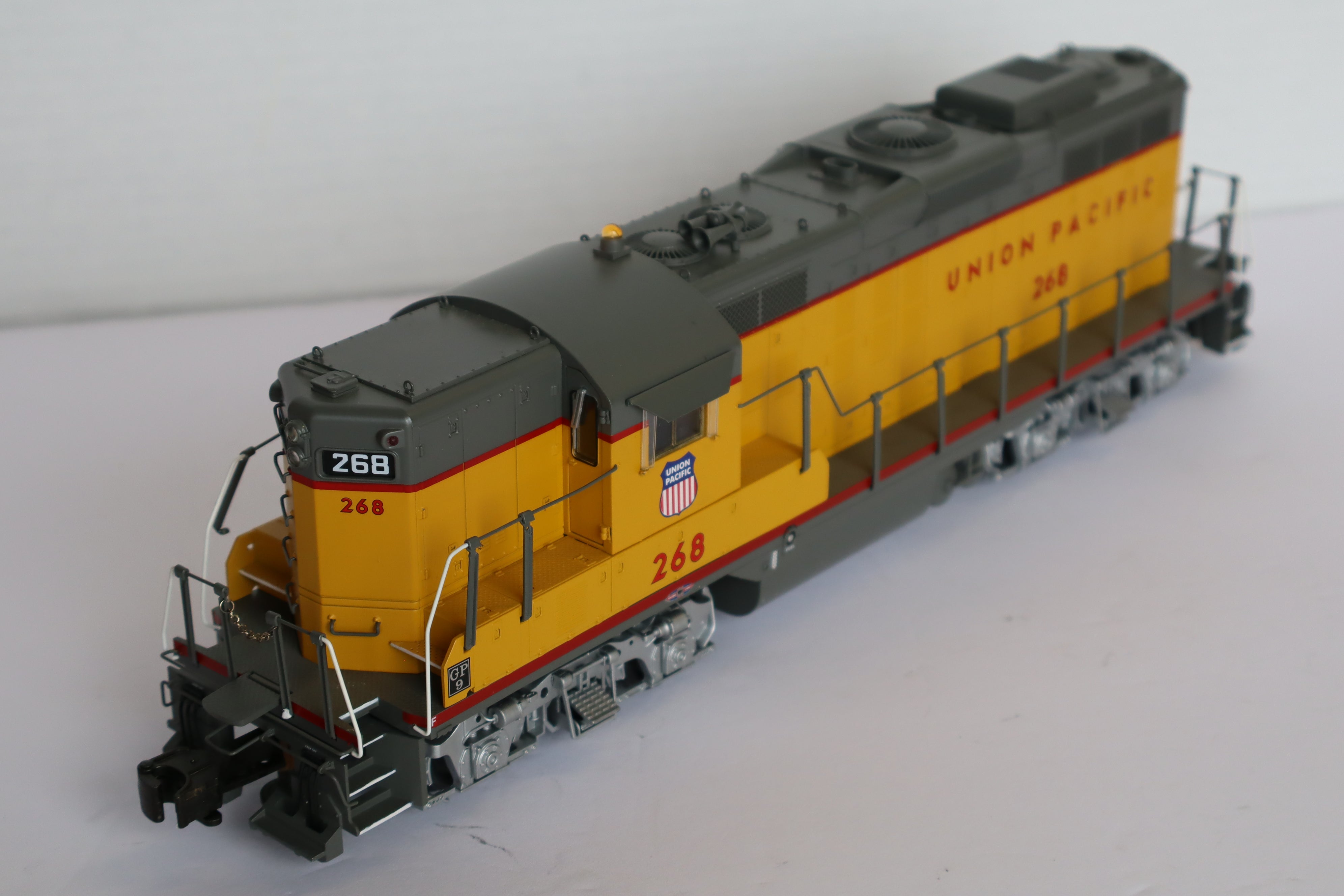 Lionel 6-34744 Union Pacific GP-9 Diesel Locomotive Non Powered #268-Second hand-M7994