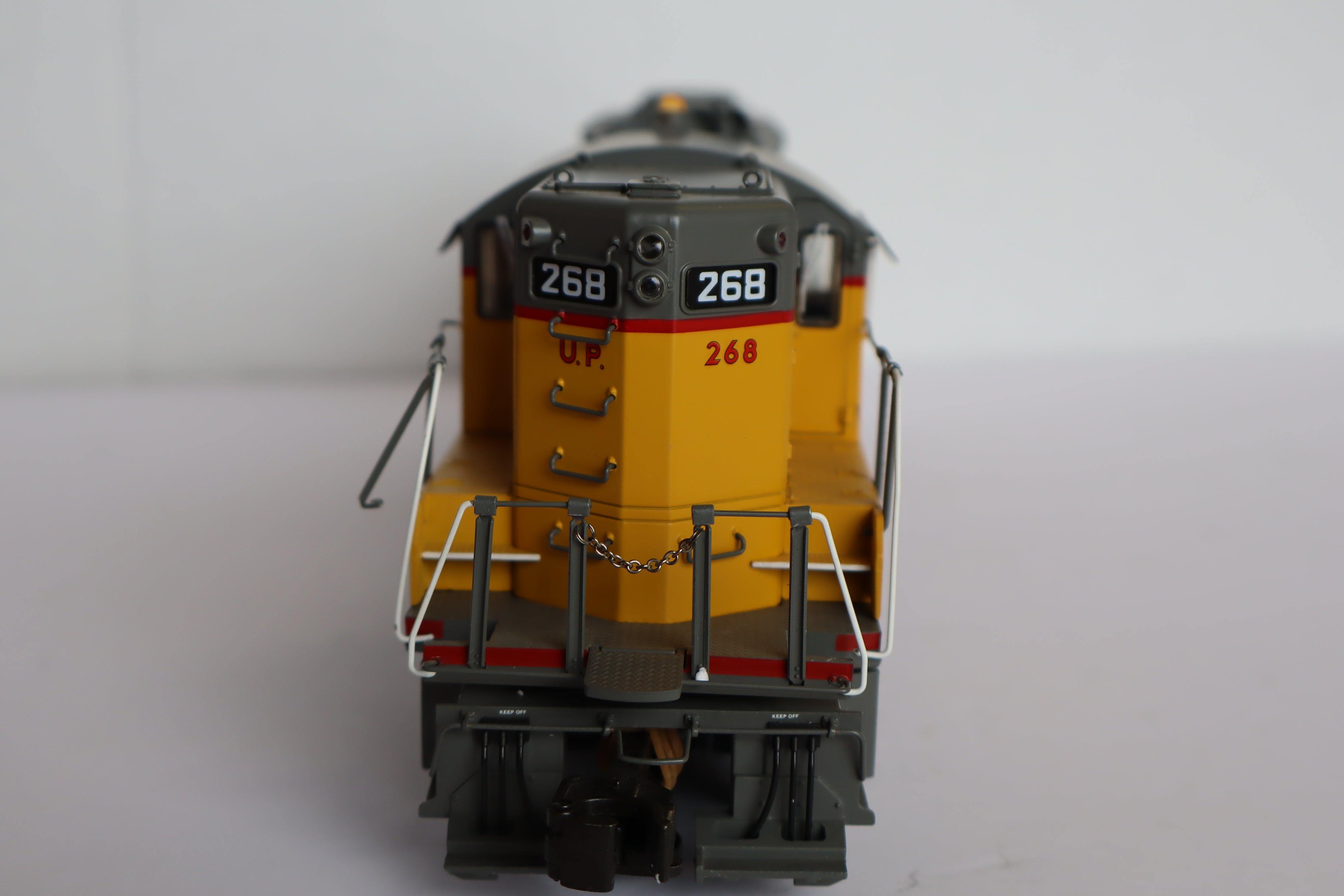 Lionel 6-34744 Union Pacific GP-9 Diesel Locomotive Non Powered #268-Second hand-M7994