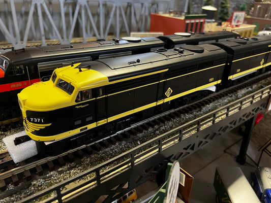 Lionel 2333090 - Legacy FA-2 AA Diesel Set "Erie Lackawanna" #7371/#7374 - MrMuffin'sTrains