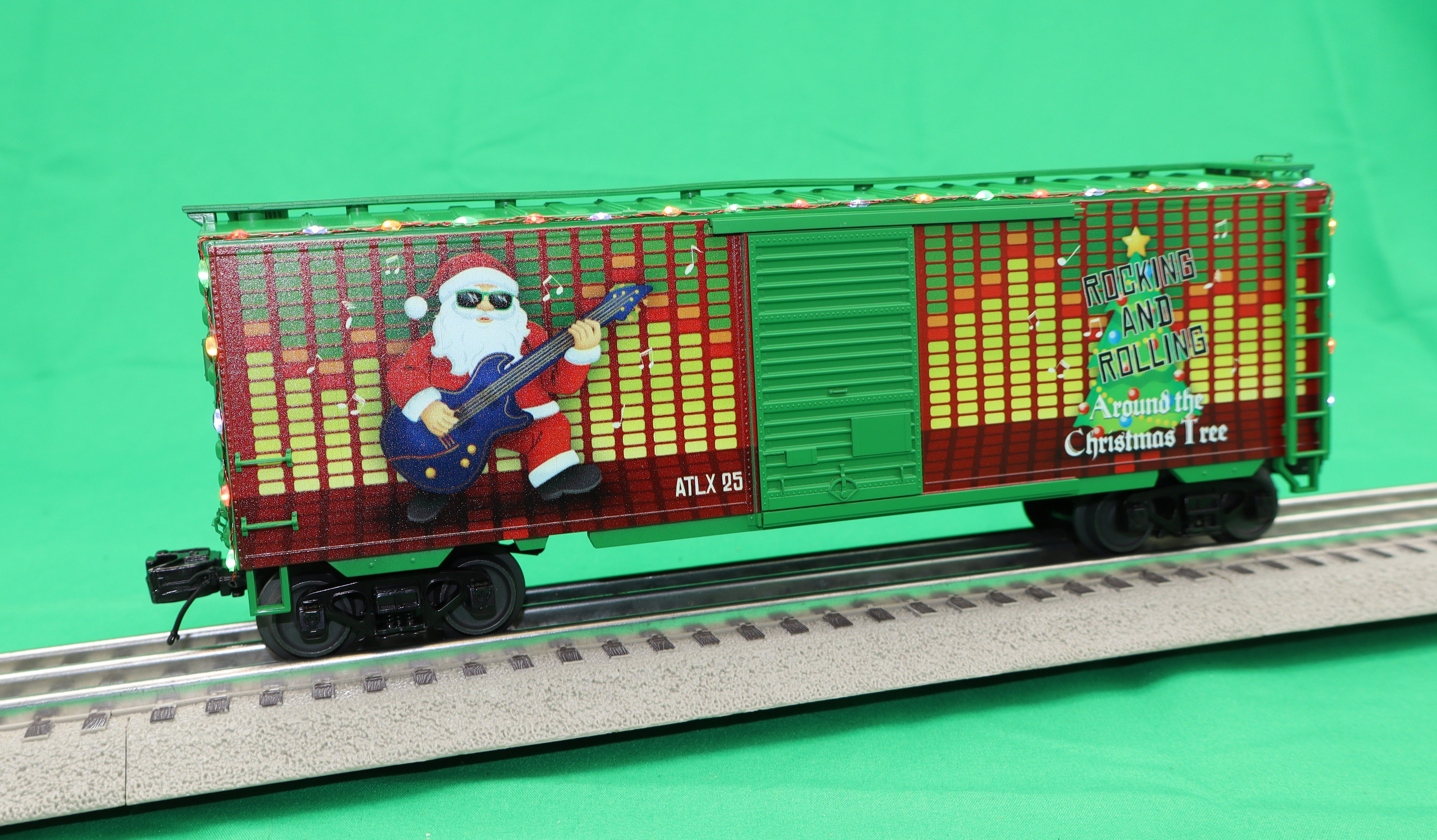Atlas O 3001779 - Premier - 40' PS-1 Box Car "Christmas" #1224 w/ 6' Door (Lighted)