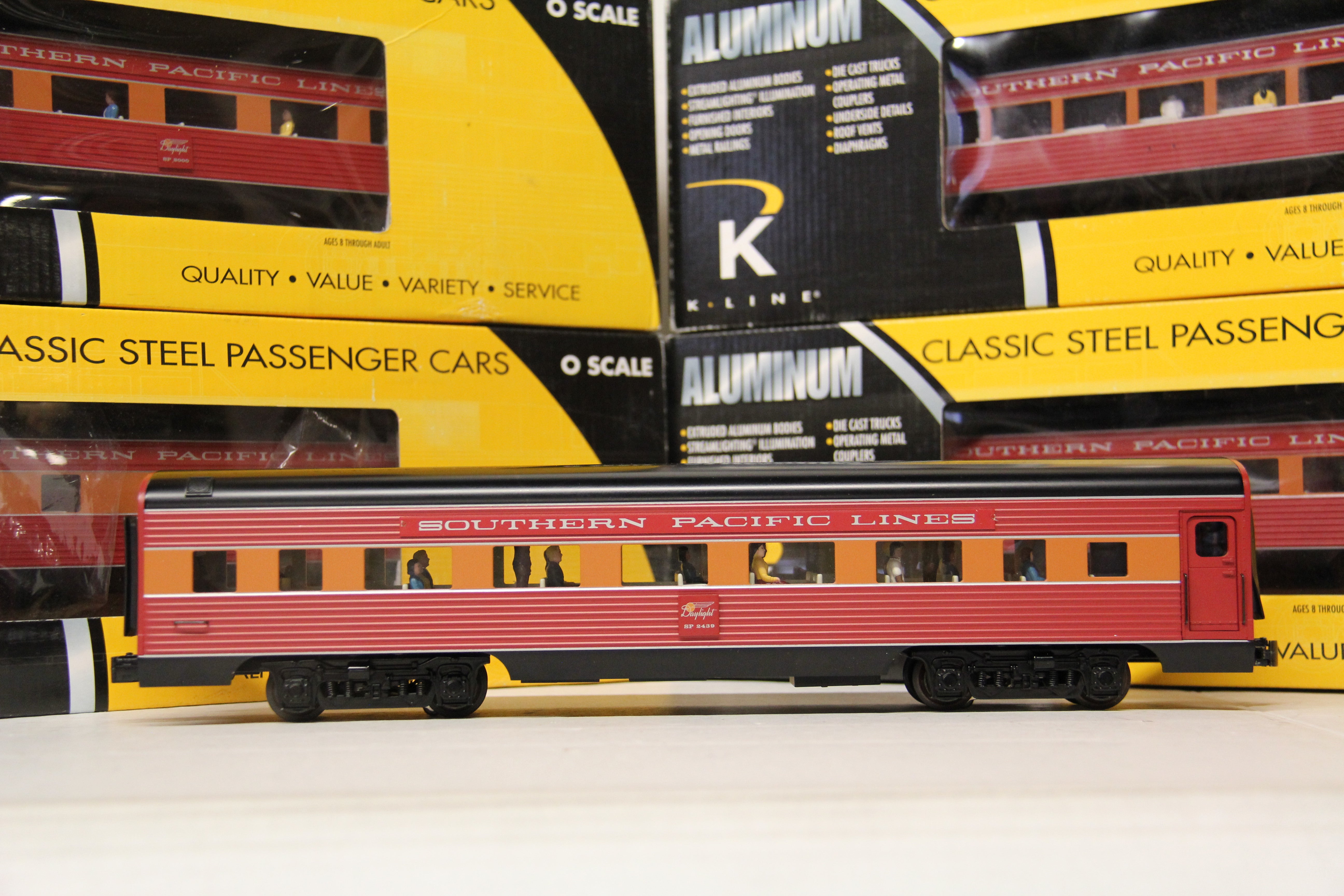 K Line K4688-12952 Southern Pacific "Daylight" 15" Extruded Aluminum Passenger Cars 5 Car Set-Second hand-M6565