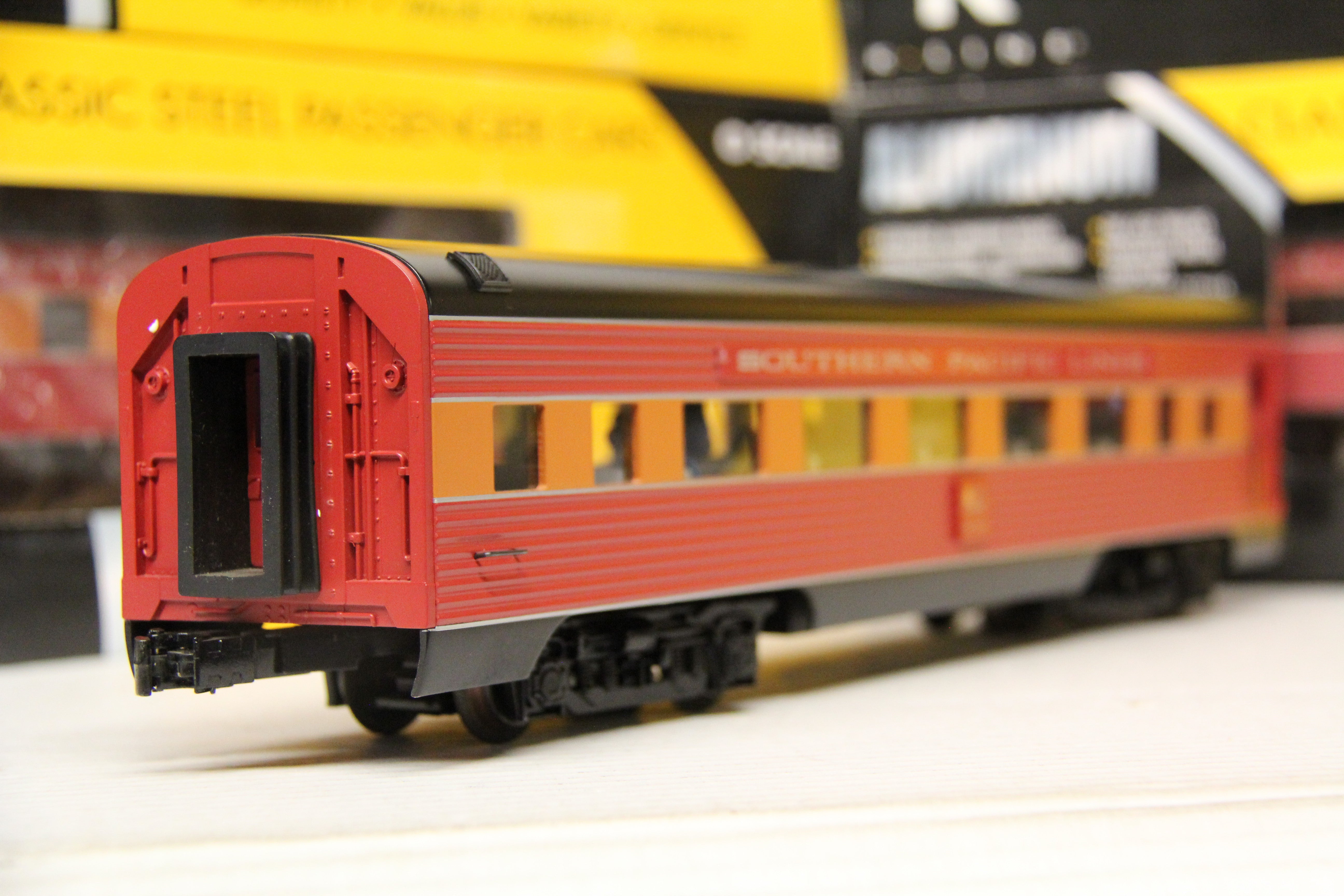 K Line K4688-12952 Southern Pacific "Daylight" 15" Extruded Aluminum Passenger Cars 5 Car Set-Second hand-M6565