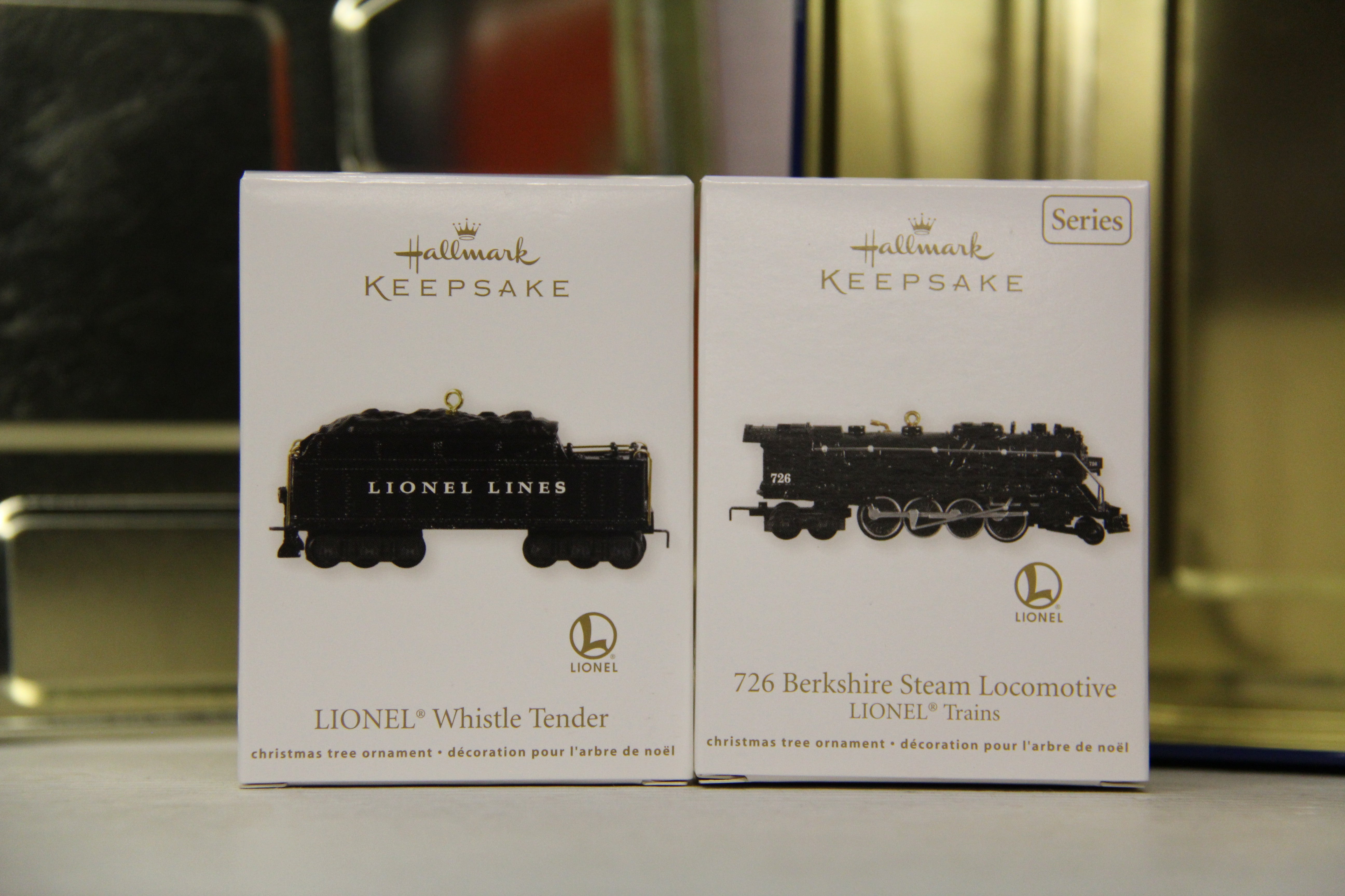 Large Lionel Legendary Trains Tin with Lionel Lines 726 Berkshire Steam & Tender Ornaments inside-Second hand-M6567