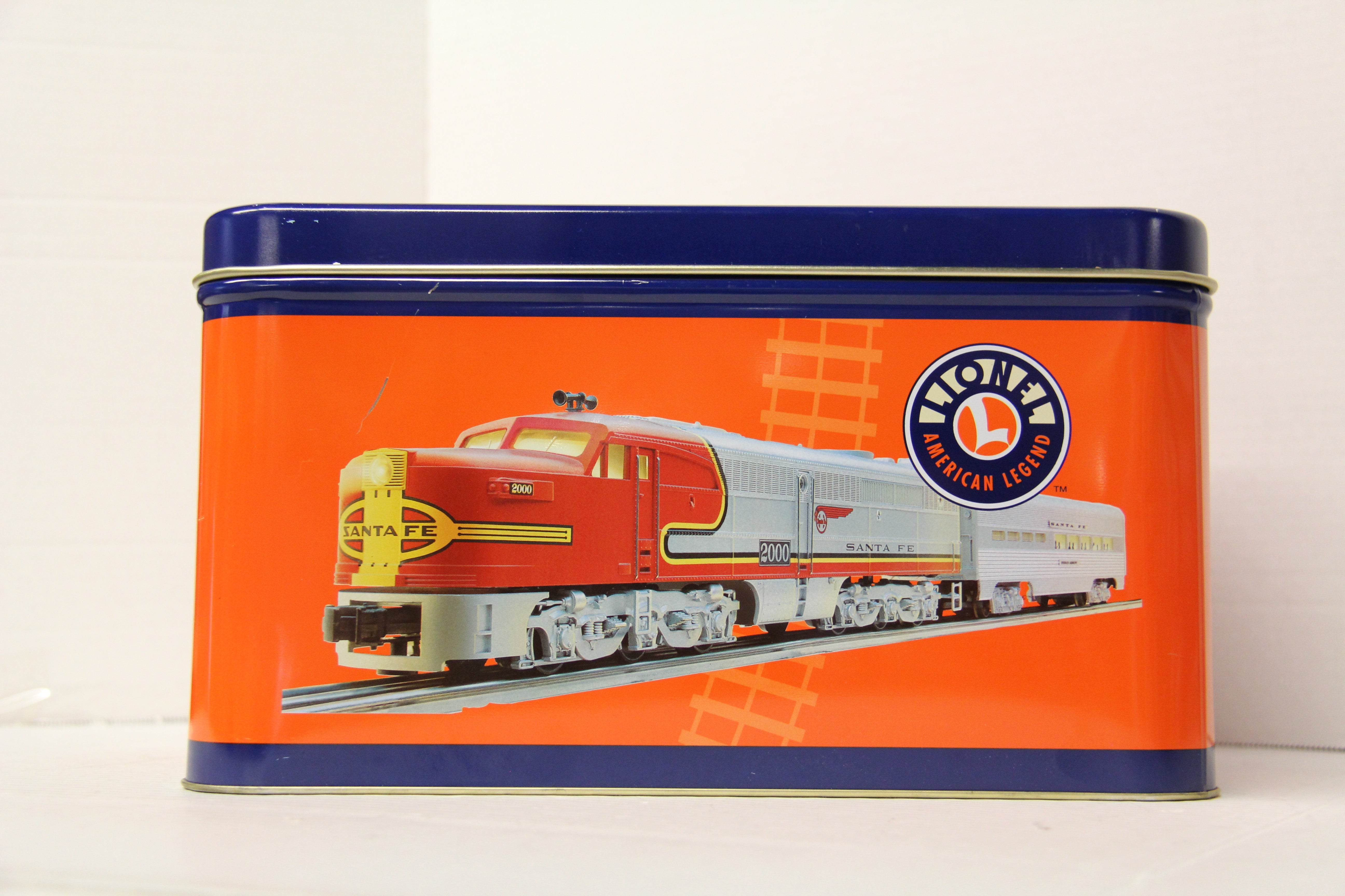 Large Lionel Legendary Trains Tin-Second hand-M6568
