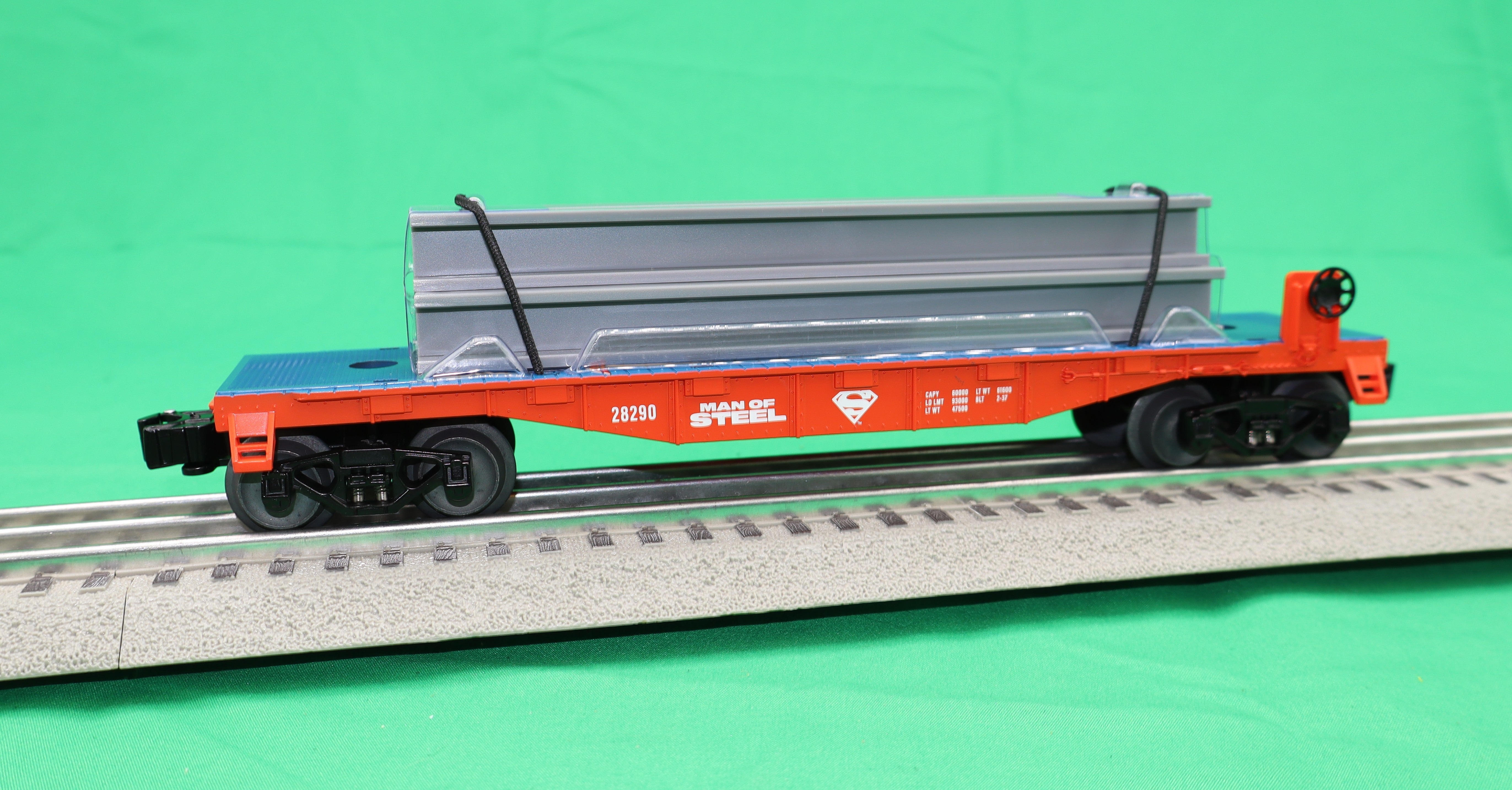 Lionel 2428290 - DC Comics - Superman Man of Steel Flatcar w/  i-Beam Load