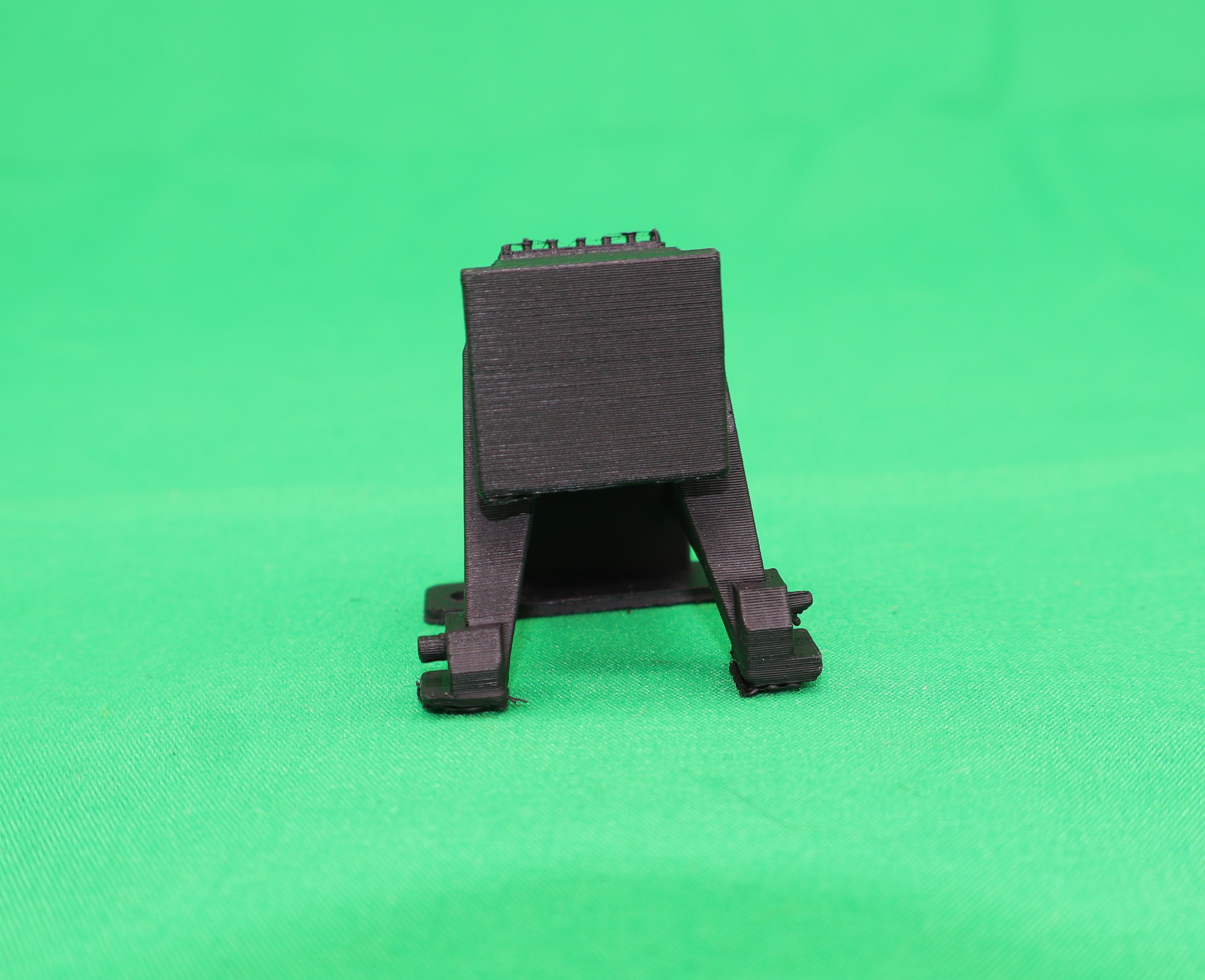 K & R Custom Models #9014 - Un-Lighted Stub Bumper