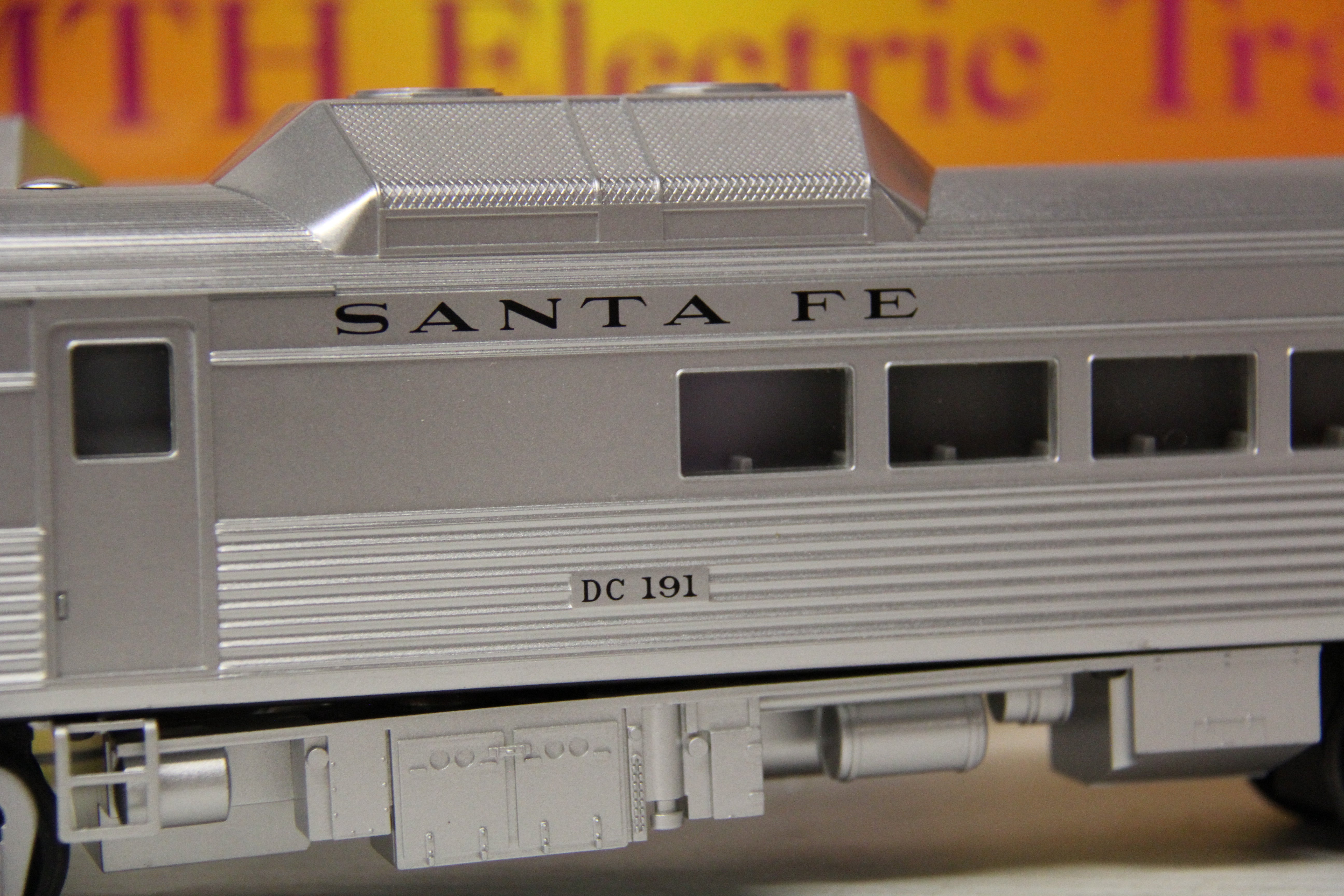 Rail King 30-2145-1 and 30-2145-3 Santa Fe RDC Budd Car 4 Car Set-Second hand-M6582