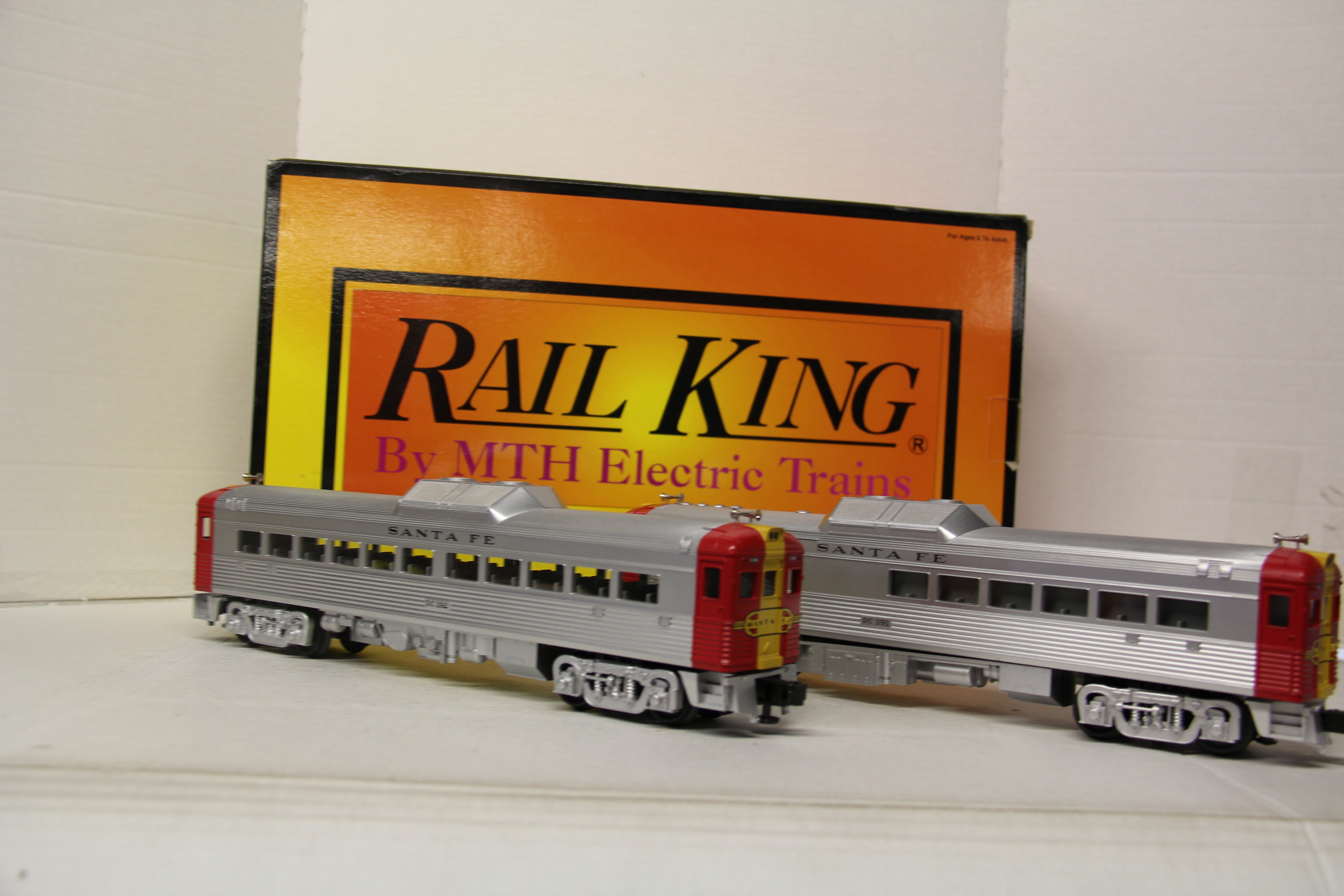 Rail King 30-2145-1 and 30-2145-3 Santa Fe RDC Budd Car 4 Car Set-Second hand-M6582