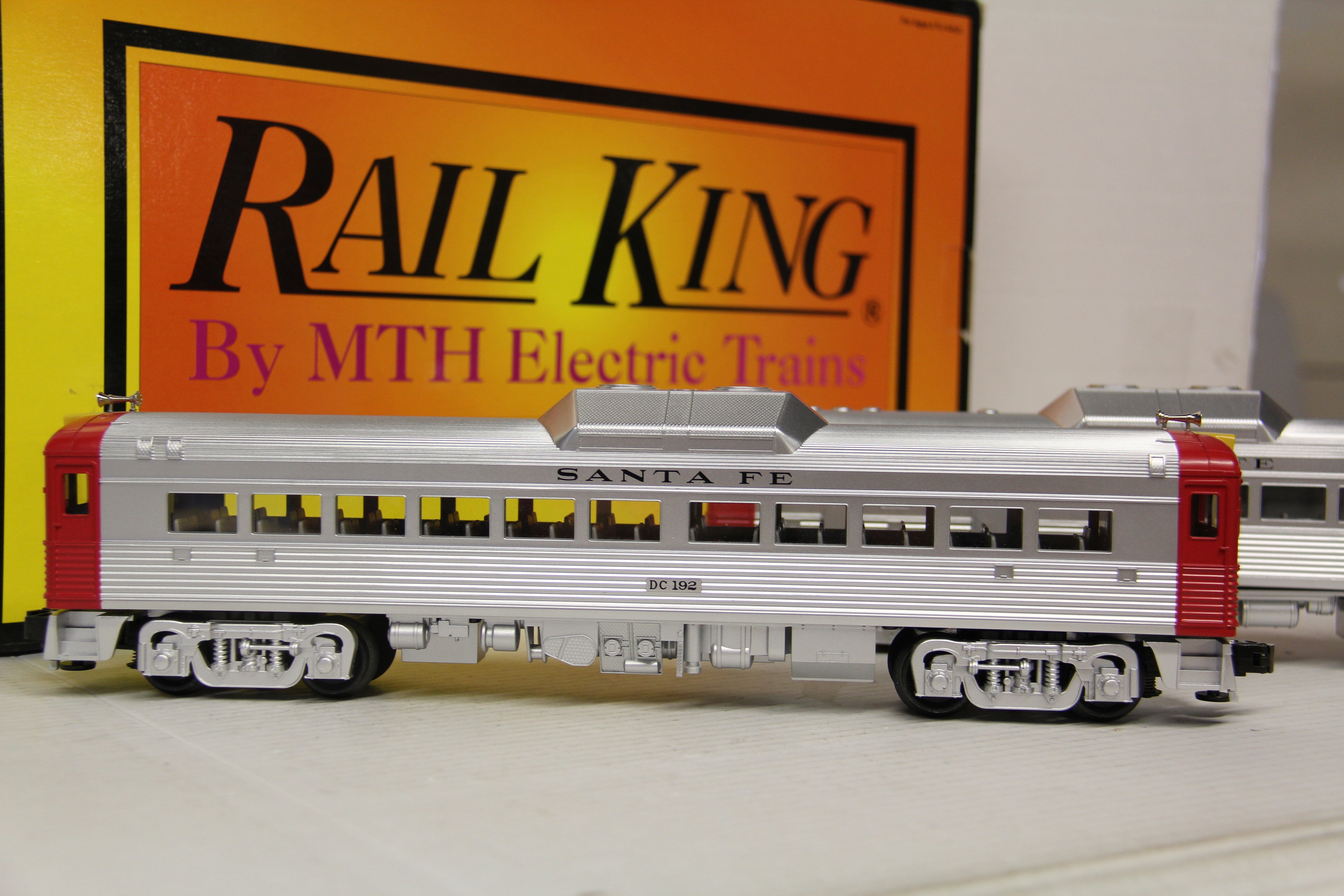 Rail King 30-2145-1 and 30-2145-3 Santa Fe RDC Budd Car 4 Car Set-Second hand-M6582