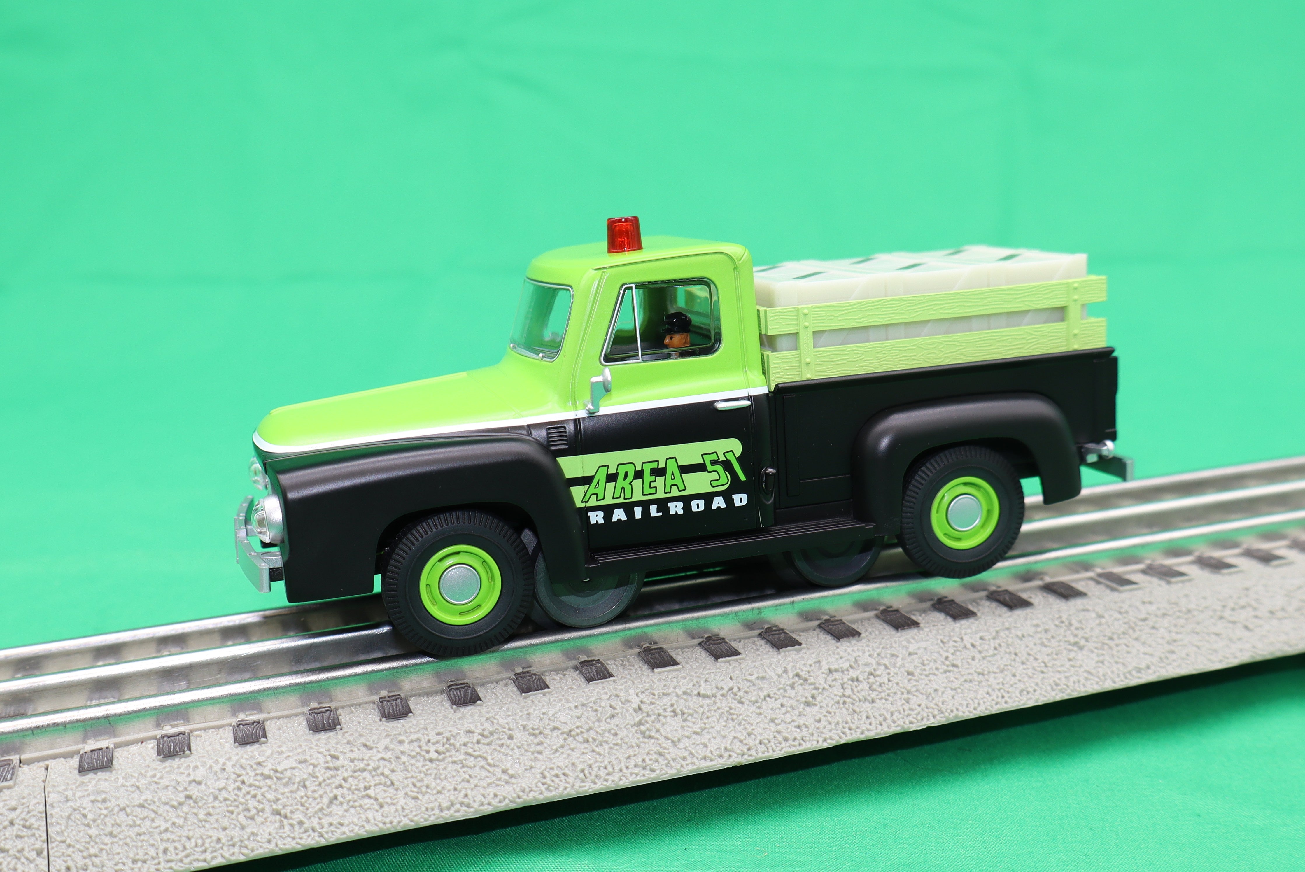 Lionel 2535090 - TMCC Truck "Area 51"