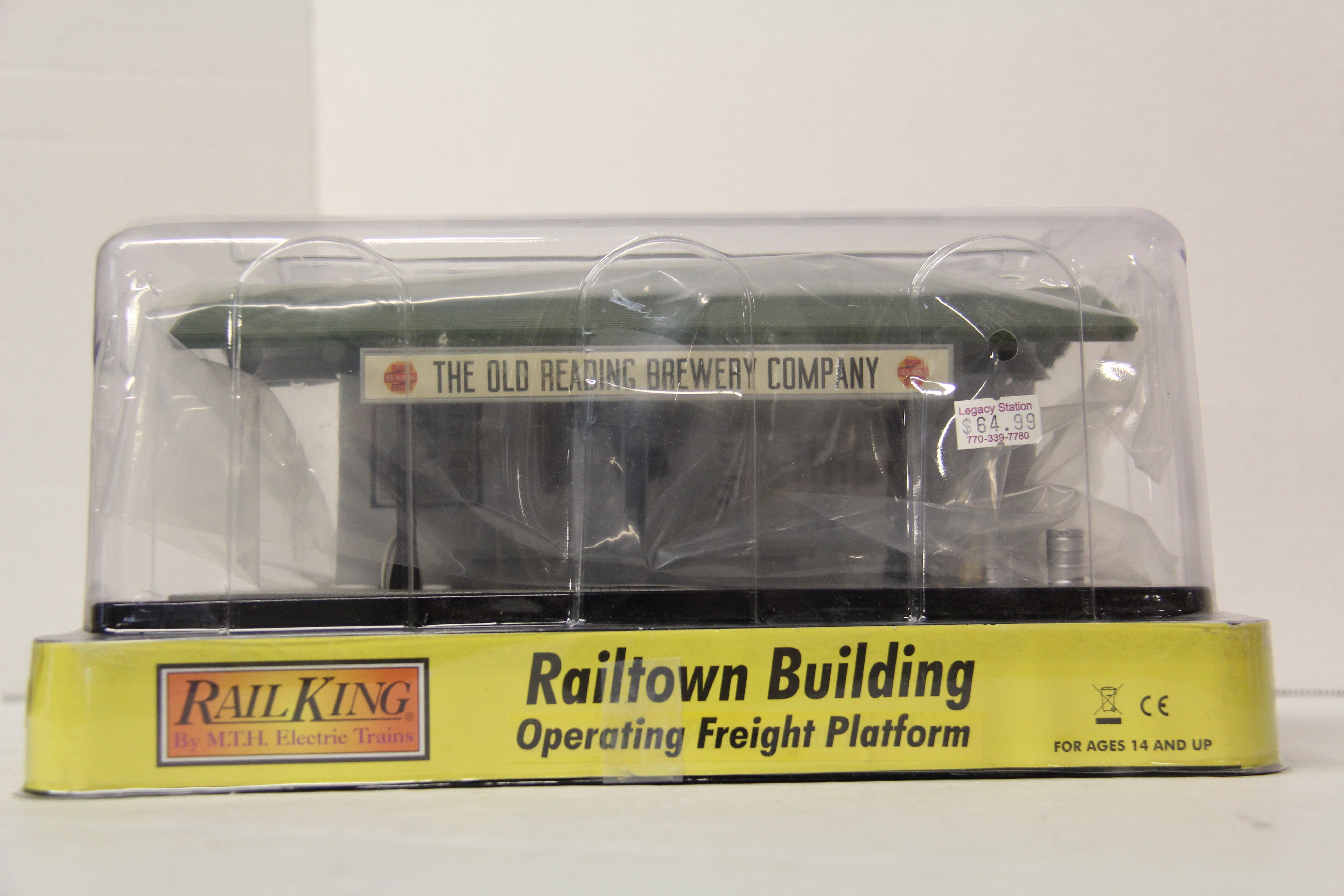 Rail King 30-90190 Old Reading Brewing Company Operating Freight Station Platform-Second hand-M6594