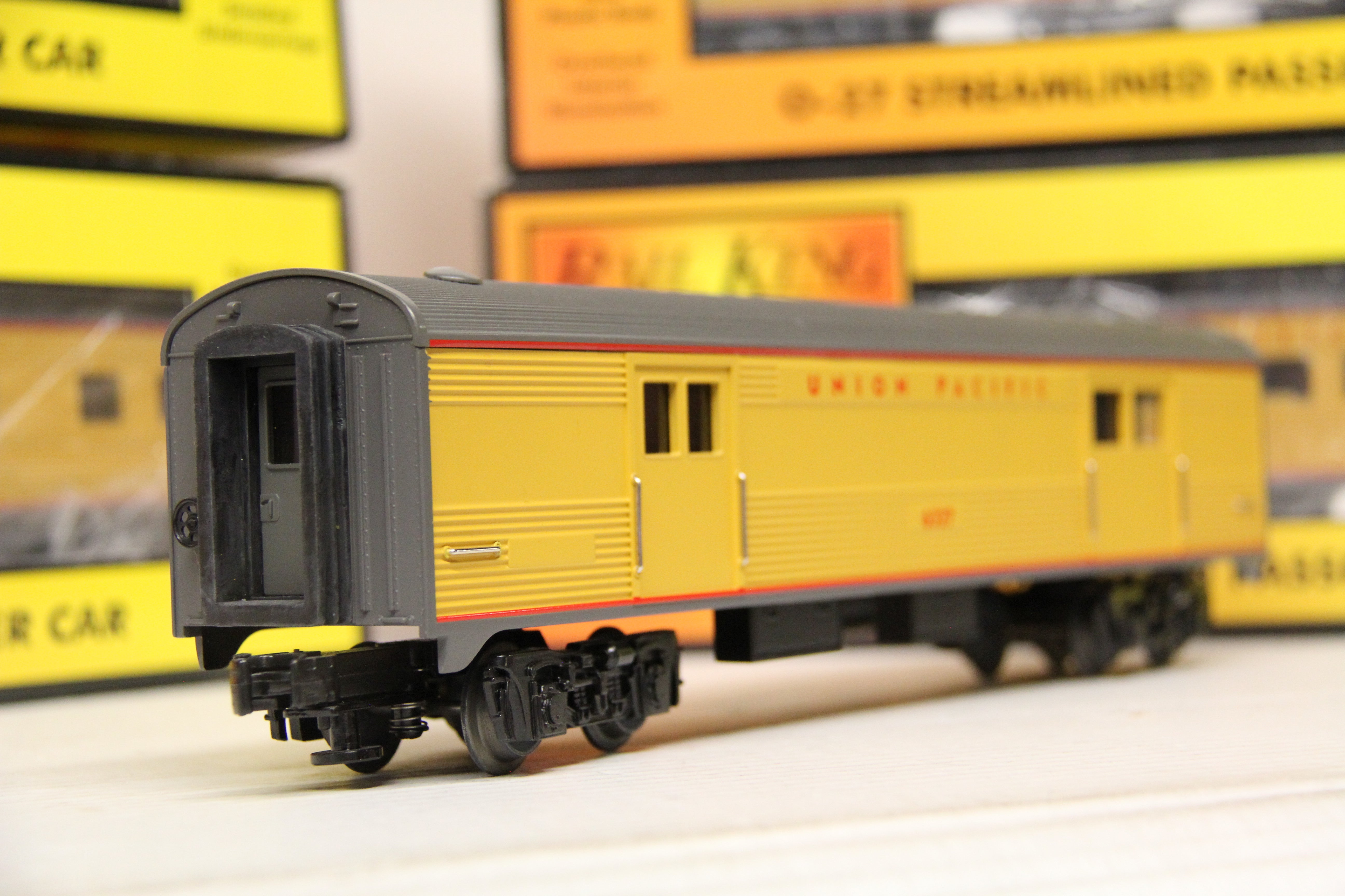 Rail King RK 30-6030, 31, 32, 33 Union Pacific Streamlined Baggage Car 4 Set-Second hand-M6595