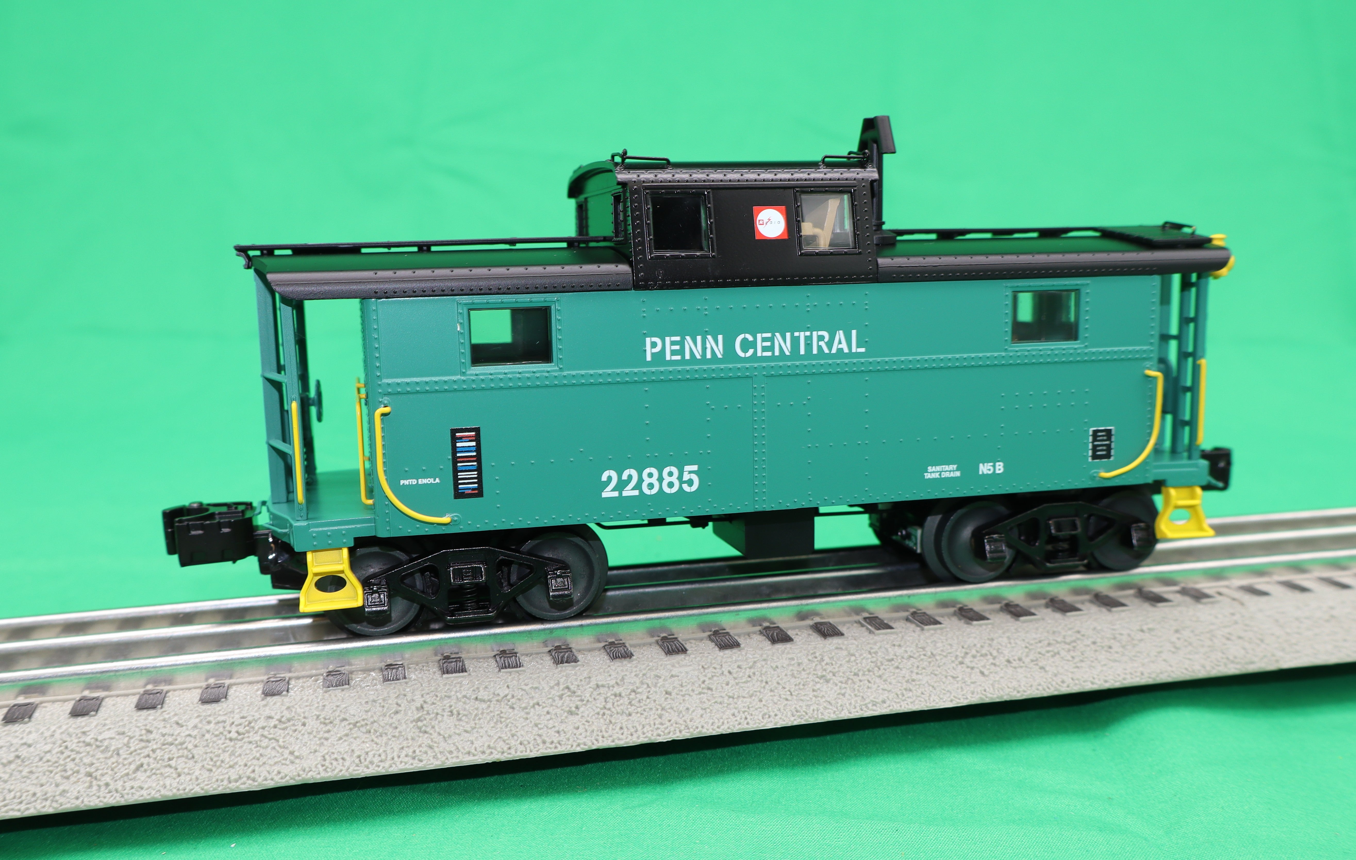 Lionel 2526100 - Vision Line N5 Cabin Caboose Car "Penn Central" #22885