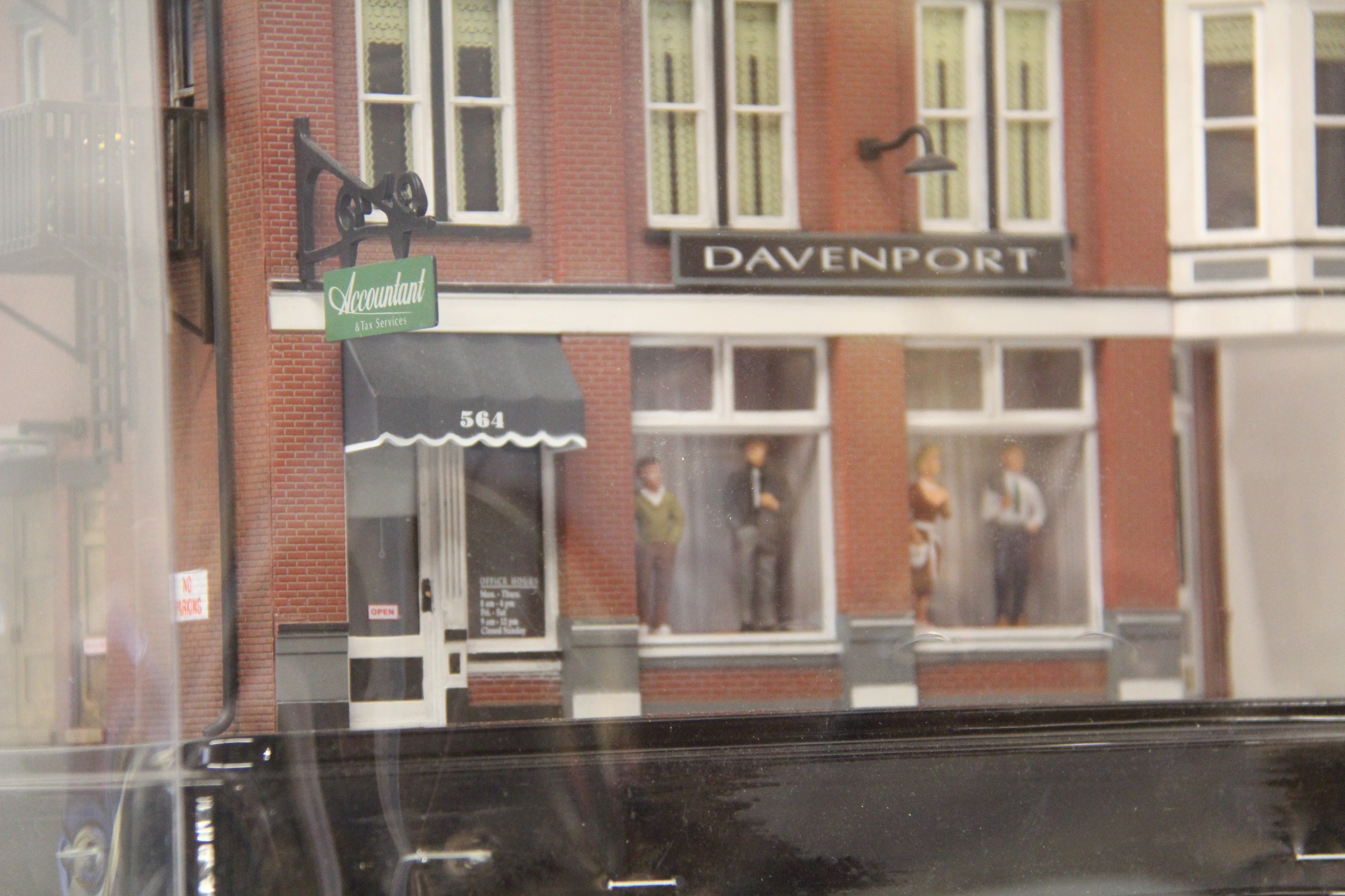 Woodland Scenics Davenport Accountant & Tax Services 1:48-Second hand-M6598