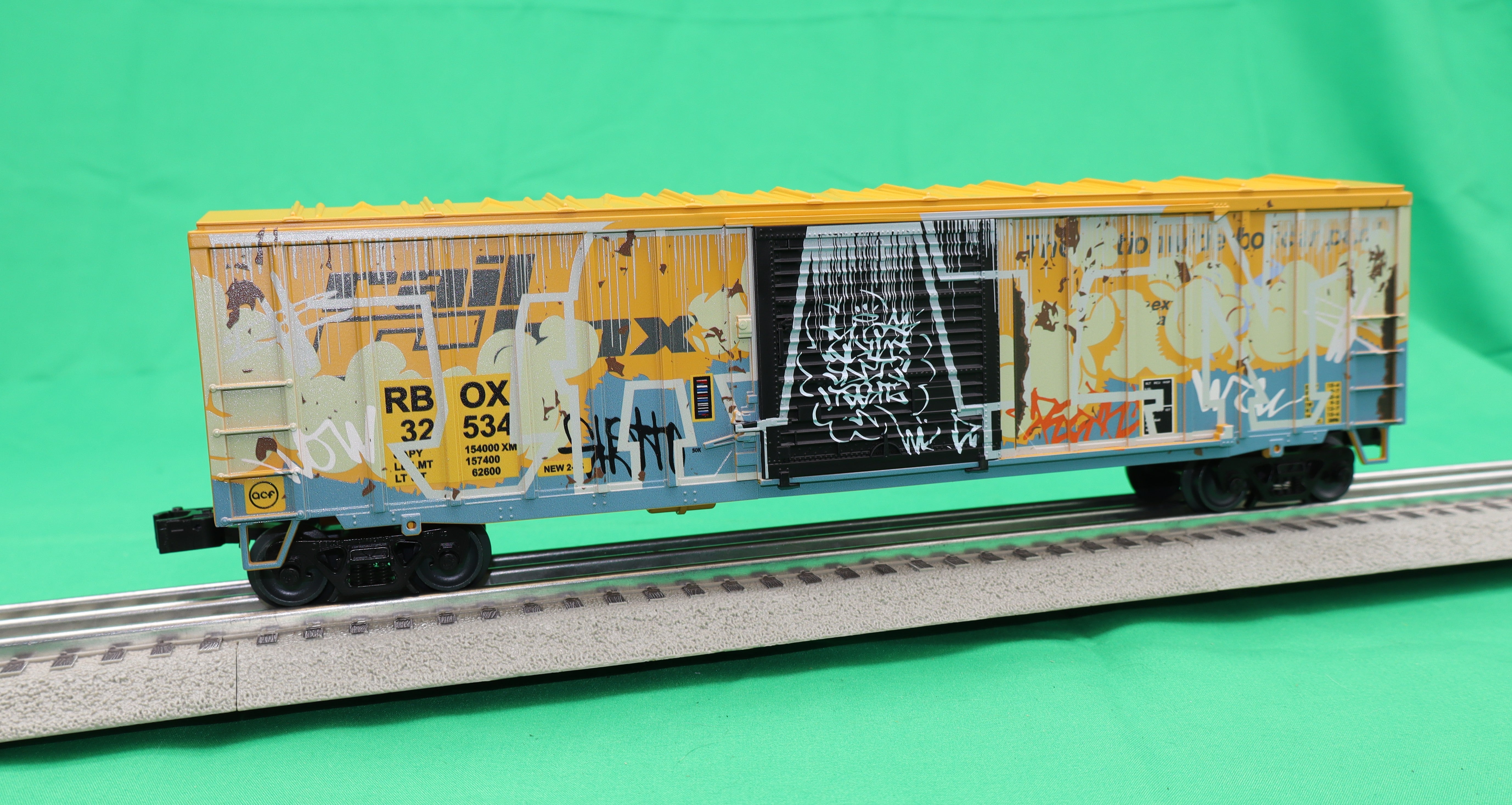Lionel 2542302 - ACF 50' Boxcar "Railbox" #32534 (Weathered)