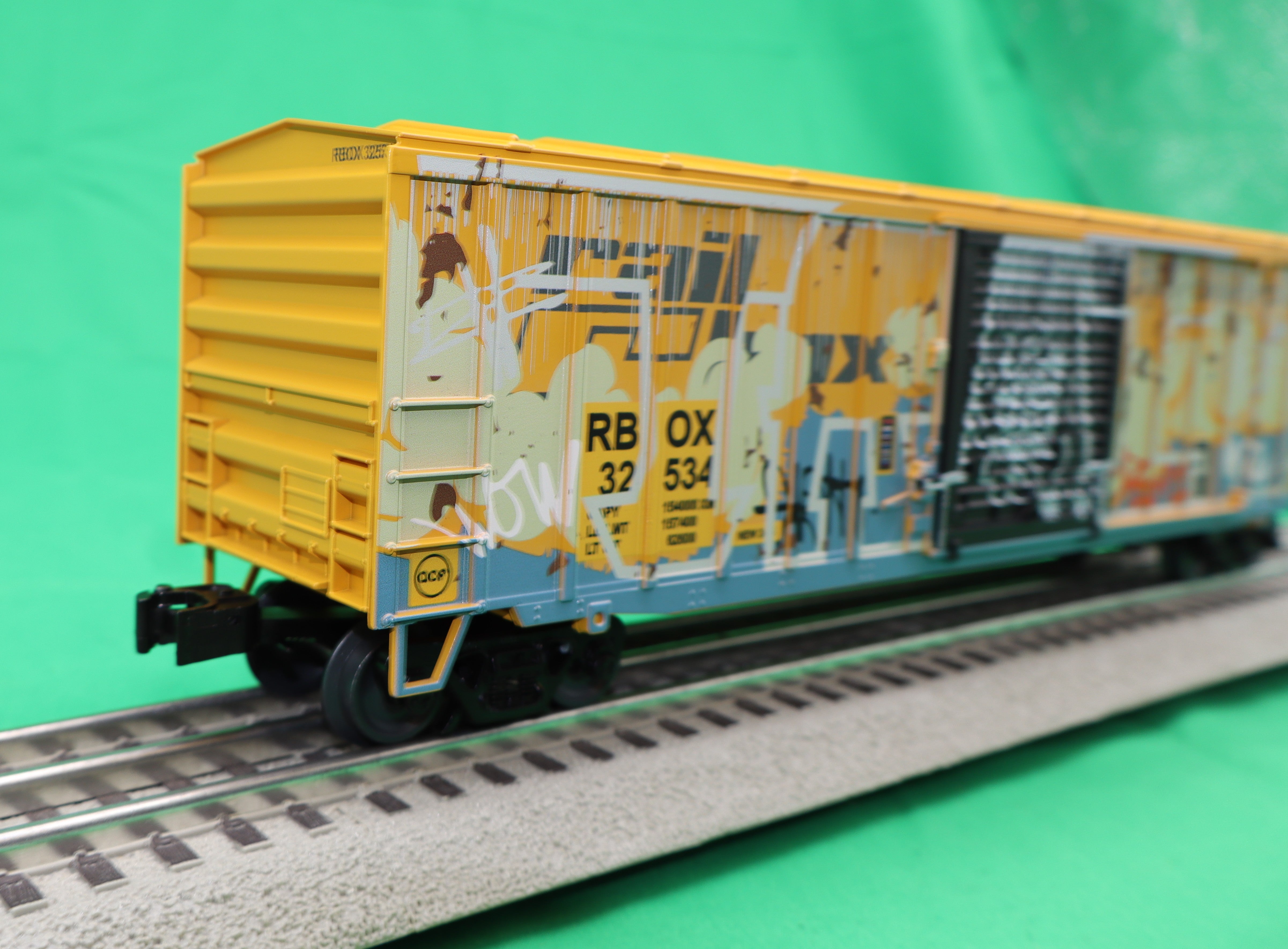 Lionel 2542302 - ACF 50' Boxcar "Railbox" #32534 (Weathered)