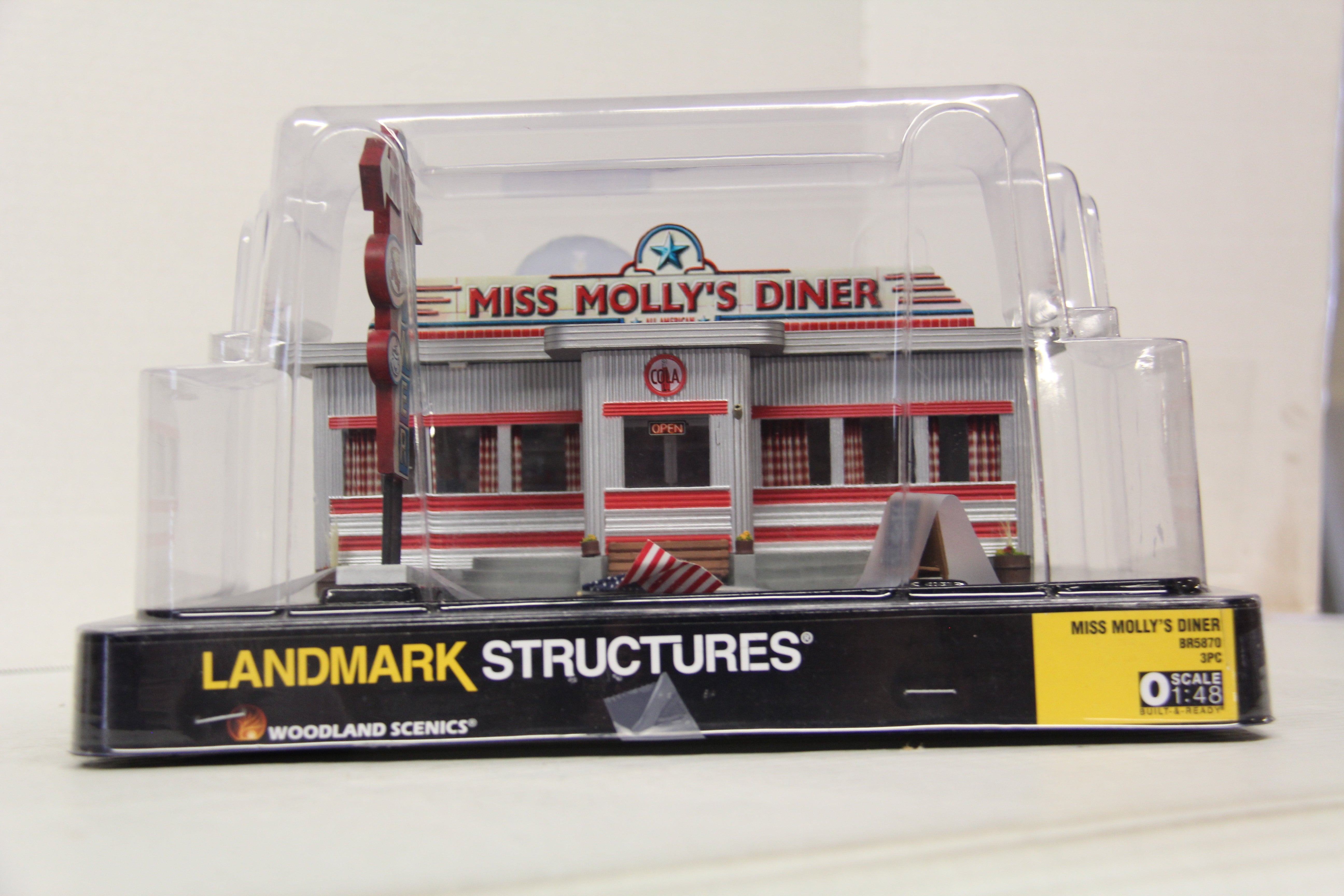 Woodland Scenics BR5870 Miss Molly's Diner 1:48-Second hand-M6602