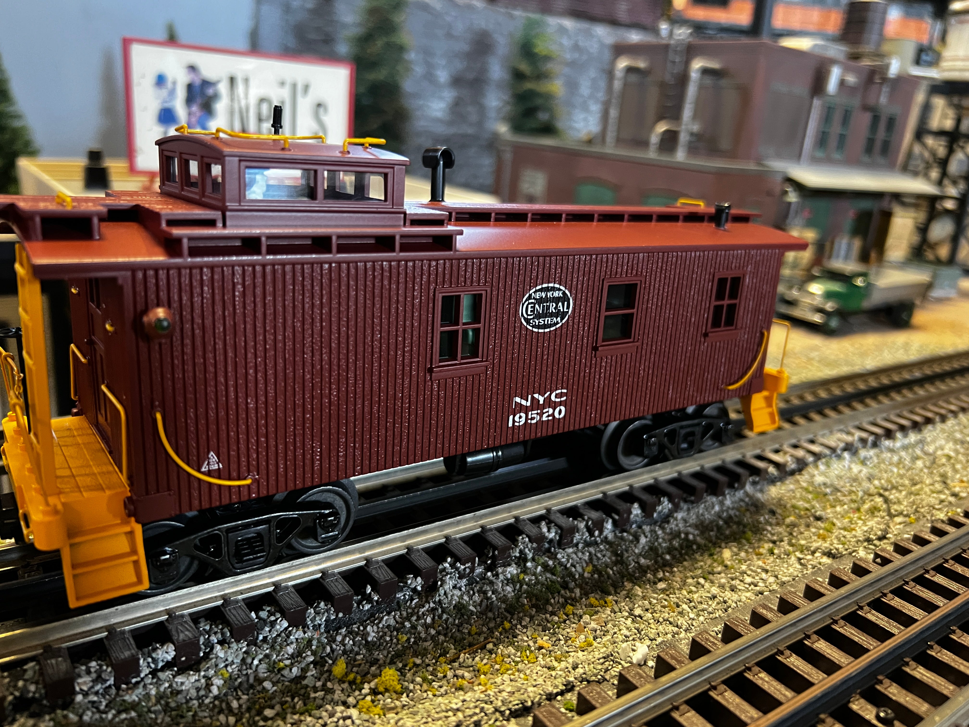 MTH 20-91775 - 35' Woodside Caboose "New York Central"