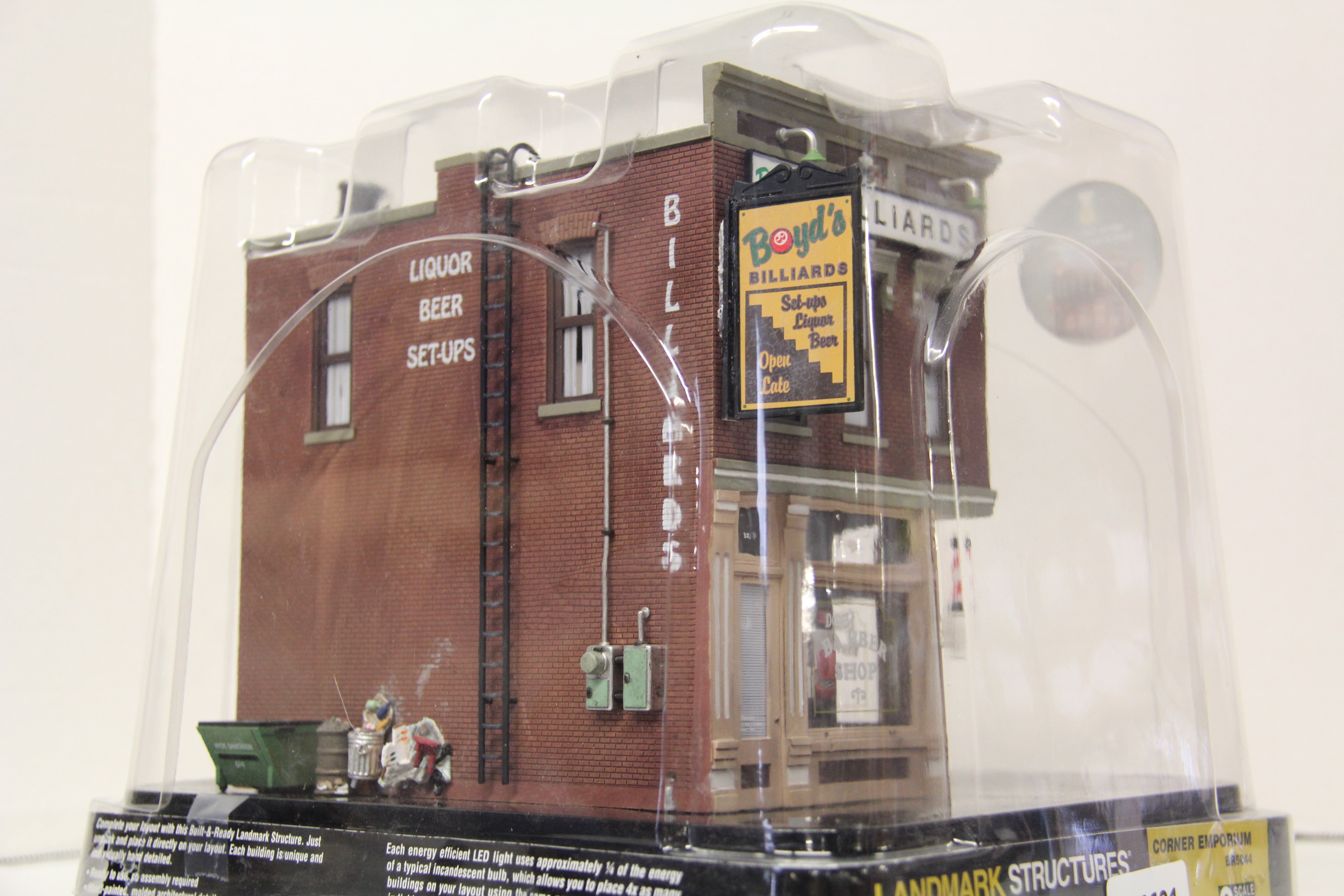 Woodland Scenics BR5844 Corner Emporium 1:48-Second hand-M6601