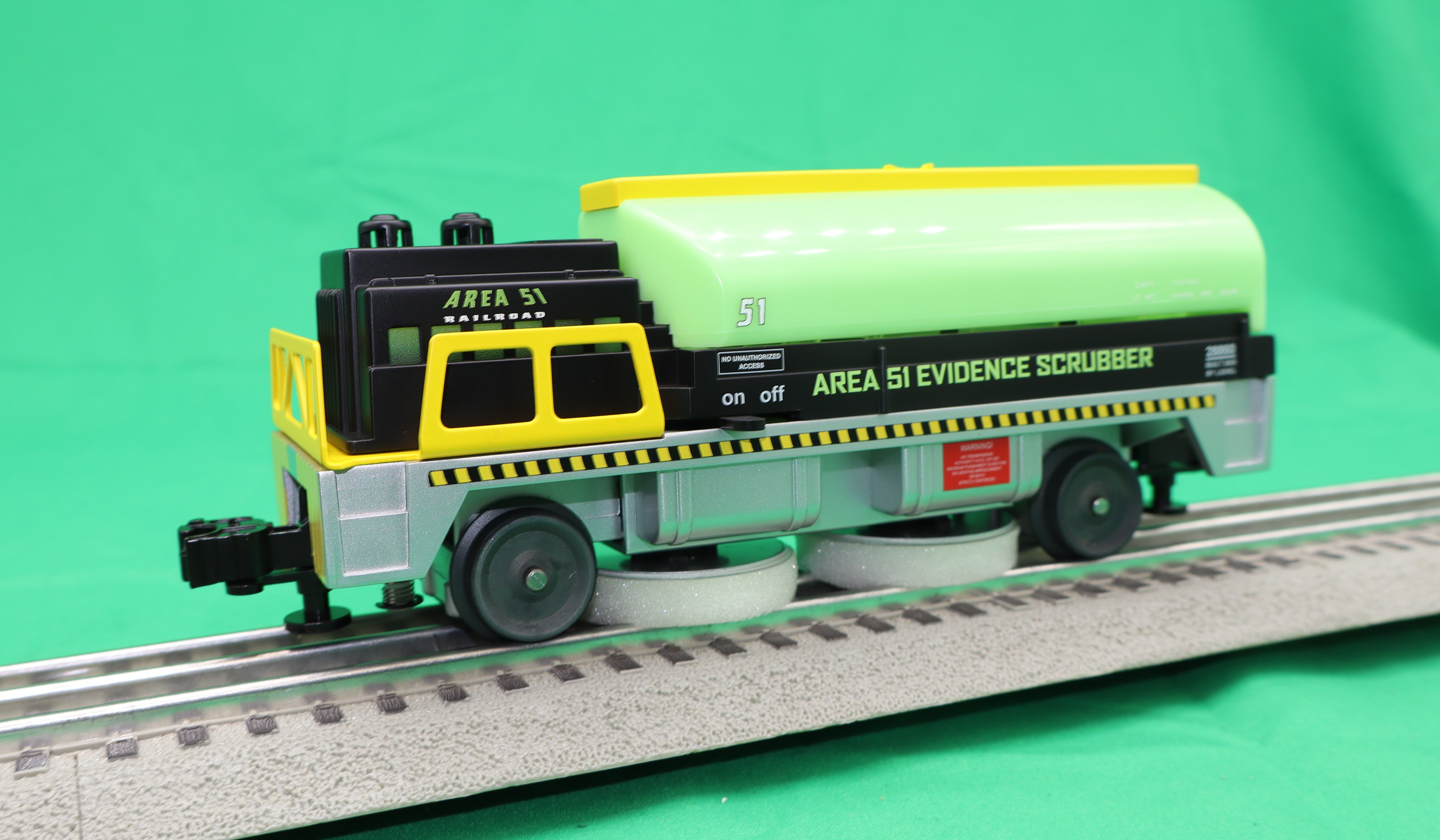 Lionel 2528860 - Track Cleaning Car "Area 51"