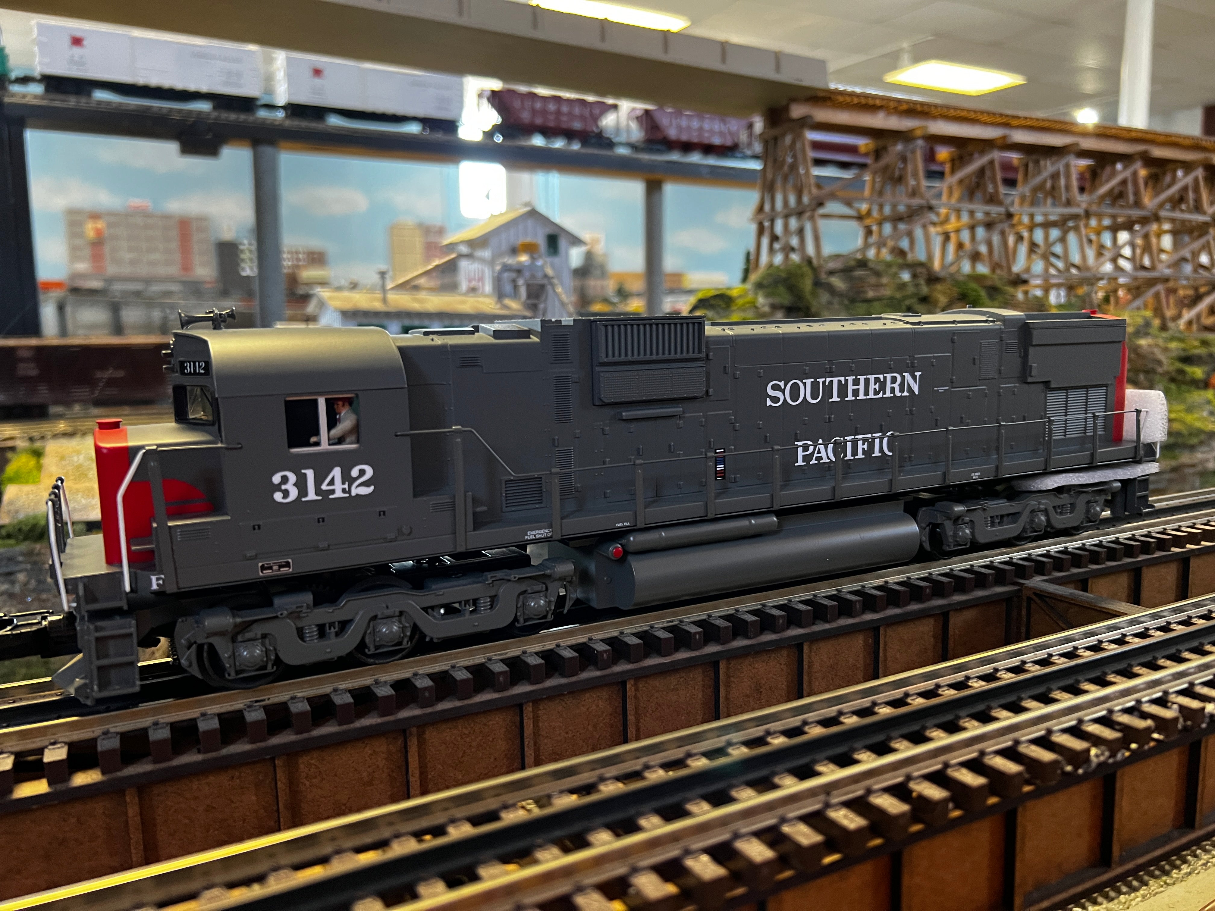 MTH 30-21083-1 - ALCO C-630 Diesel Locomotive "Southern Pacific" #3142 w/ PS3