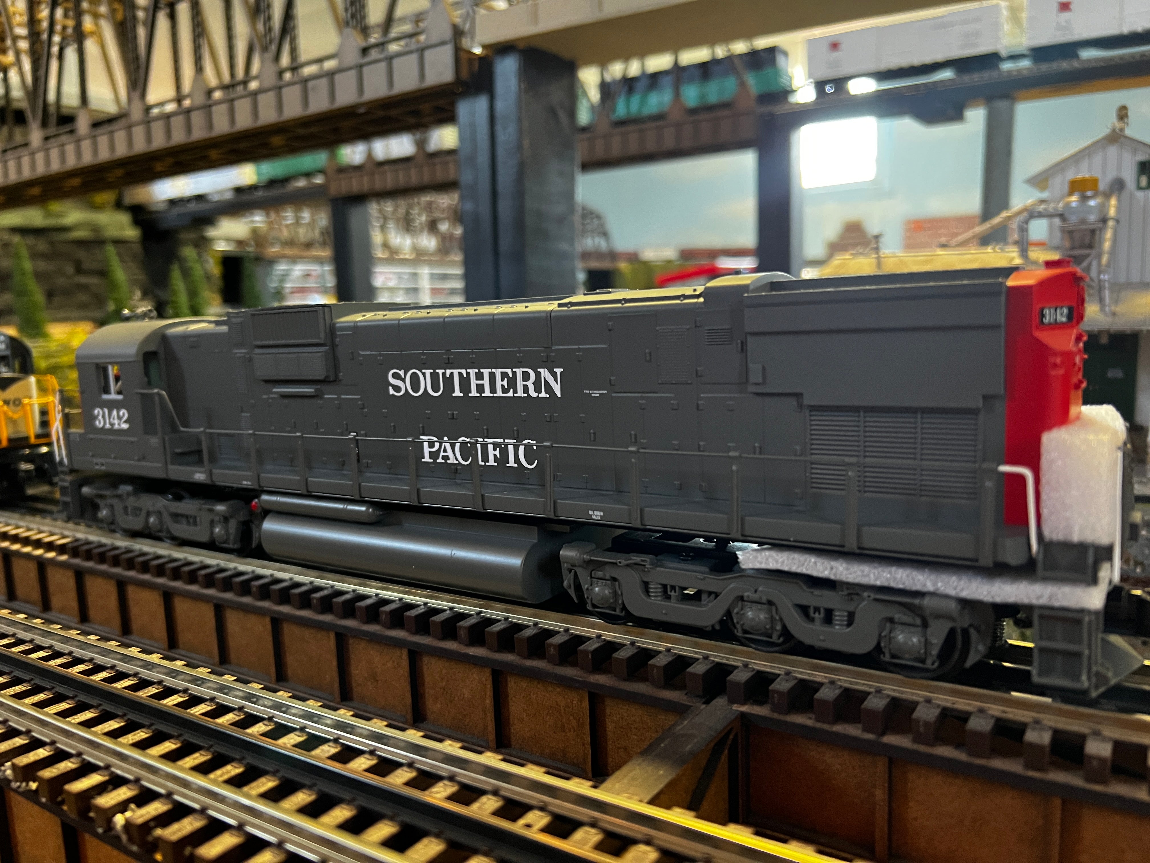 MTH 30-21083-1 - ALCO C-630 Diesel Locomotive "Southern Pacific" #3142 w/ PS3