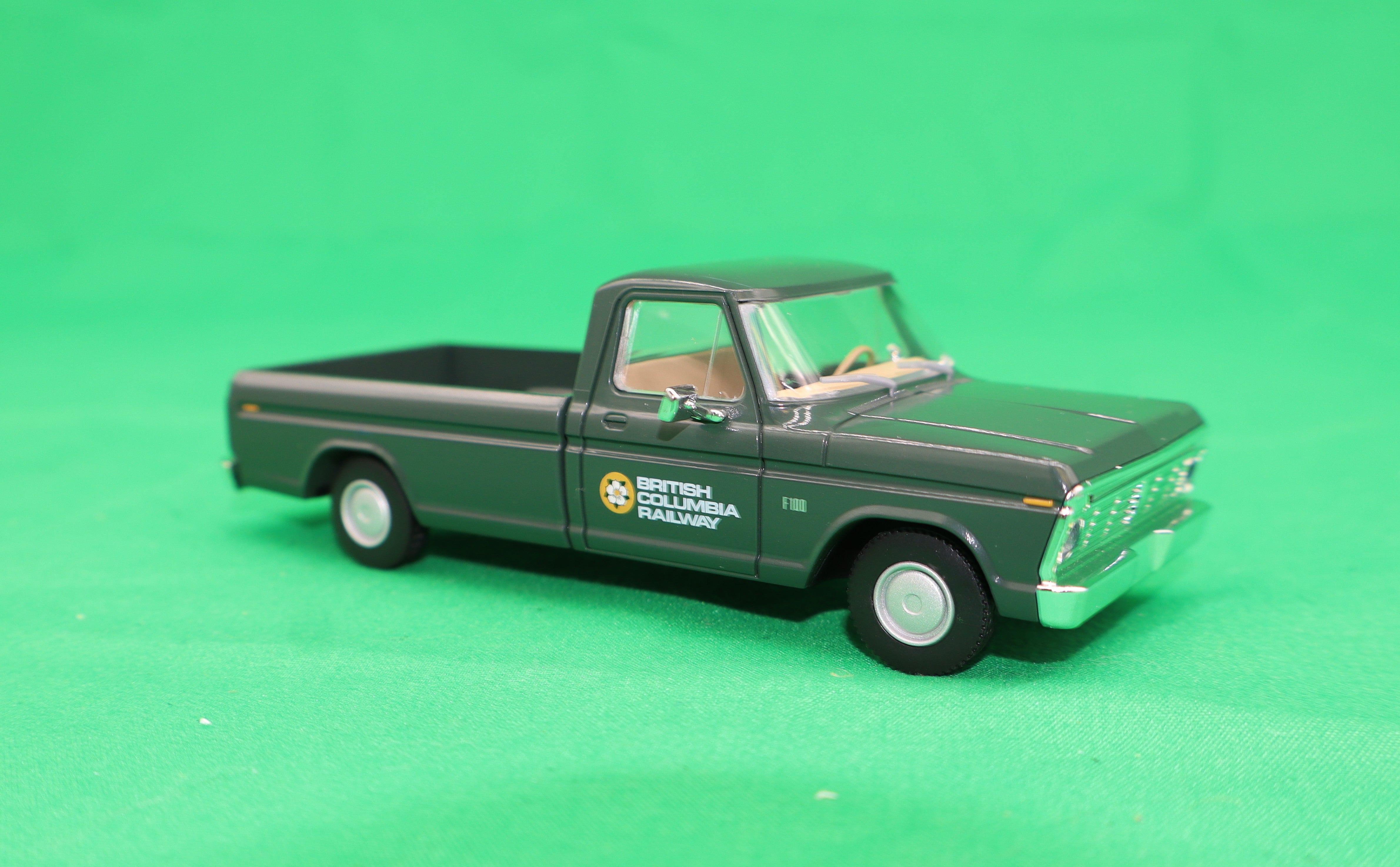 Atlas O 3002484 - Ford F-100 Pickup Trucks “British Columbia”