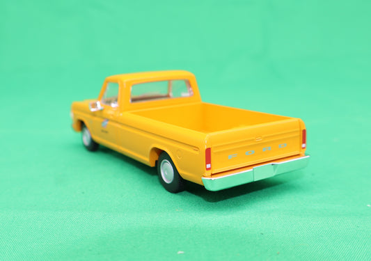Atlas O 3002486 - Ford F-100 Pickup Trucks “Chicago & North Western”