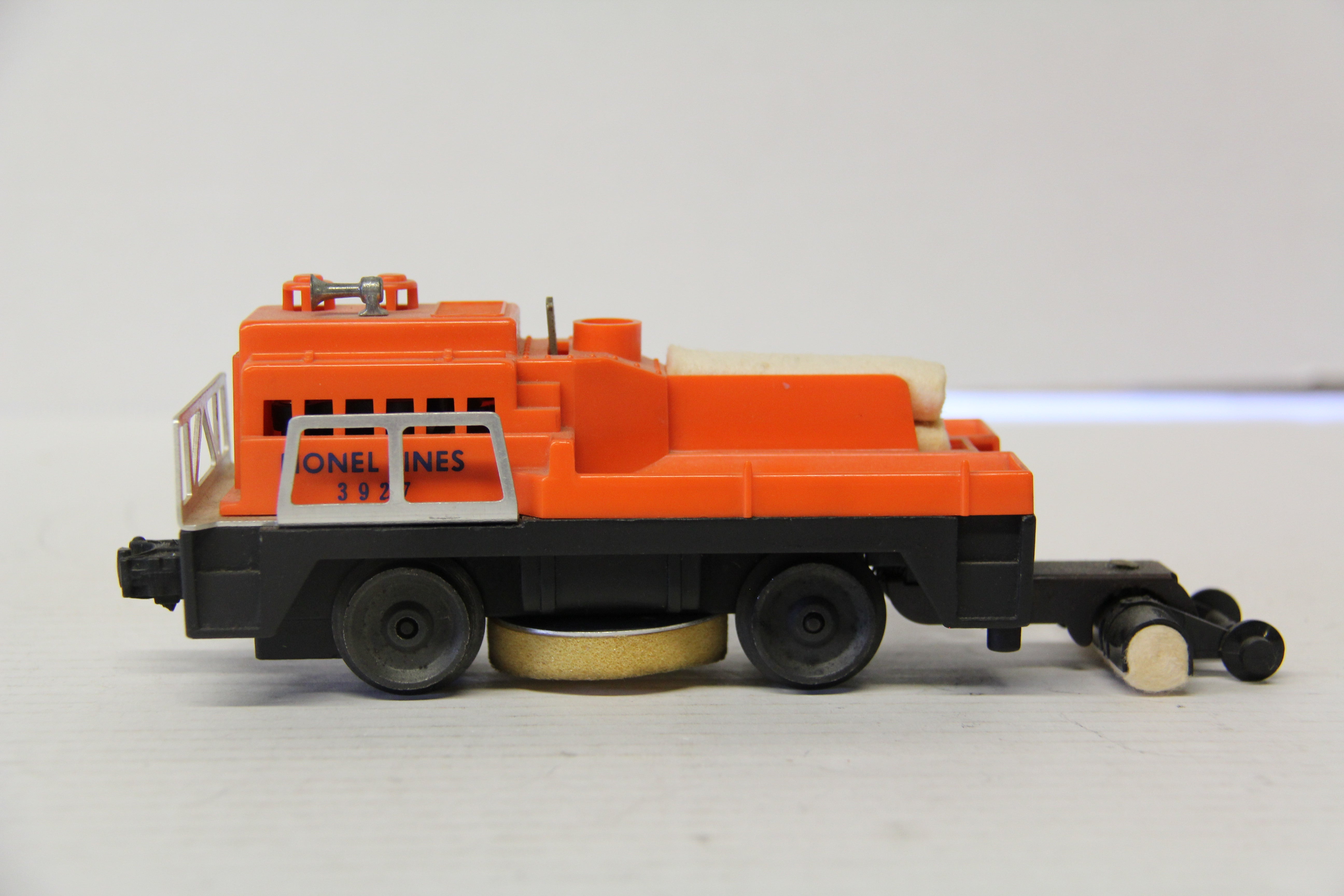 Lionel Lines #3927 Track Cleaner-Second hand-M4750