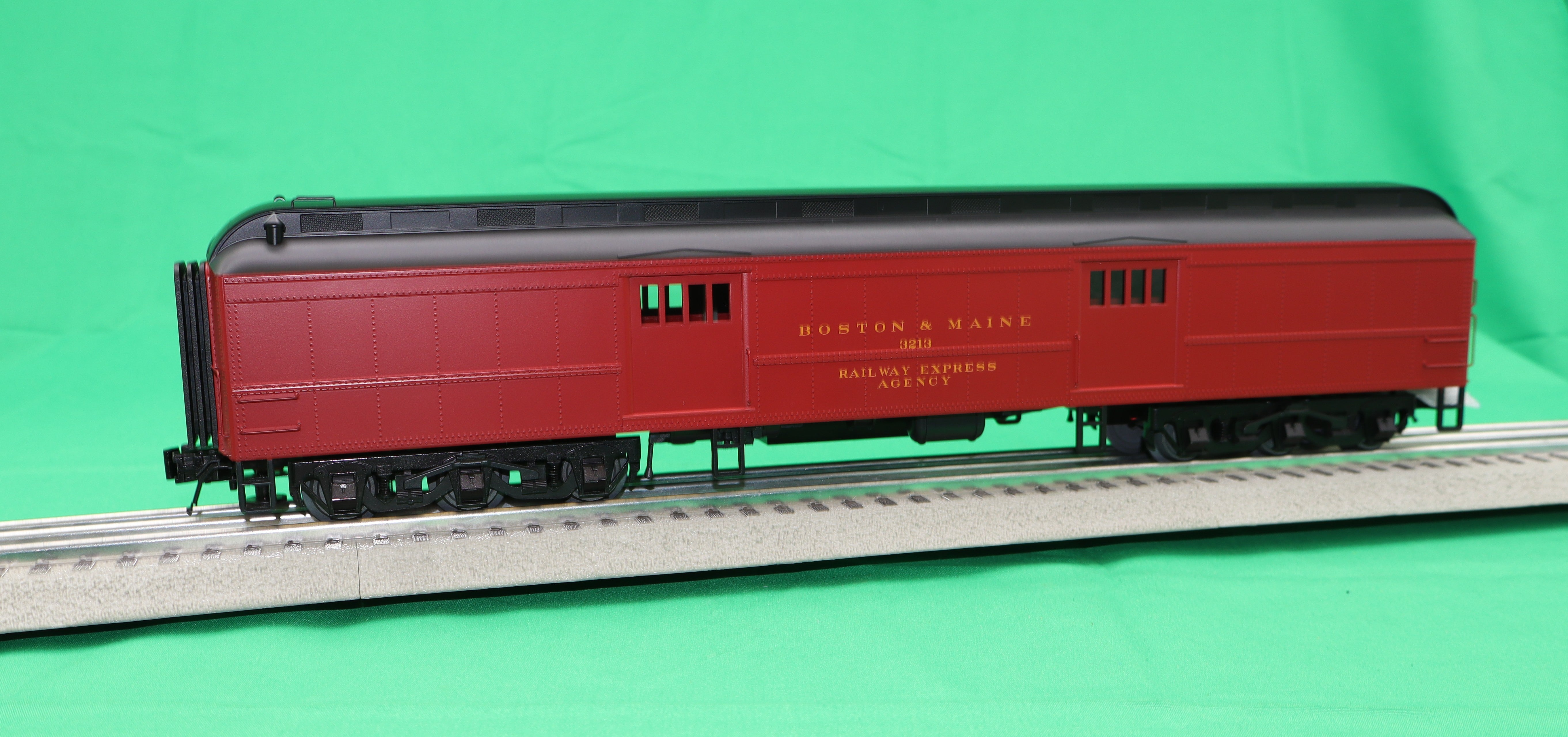 Atlas O 2001327 - Trainman - 60' Baggage Passenger Car "Boston & Maine"