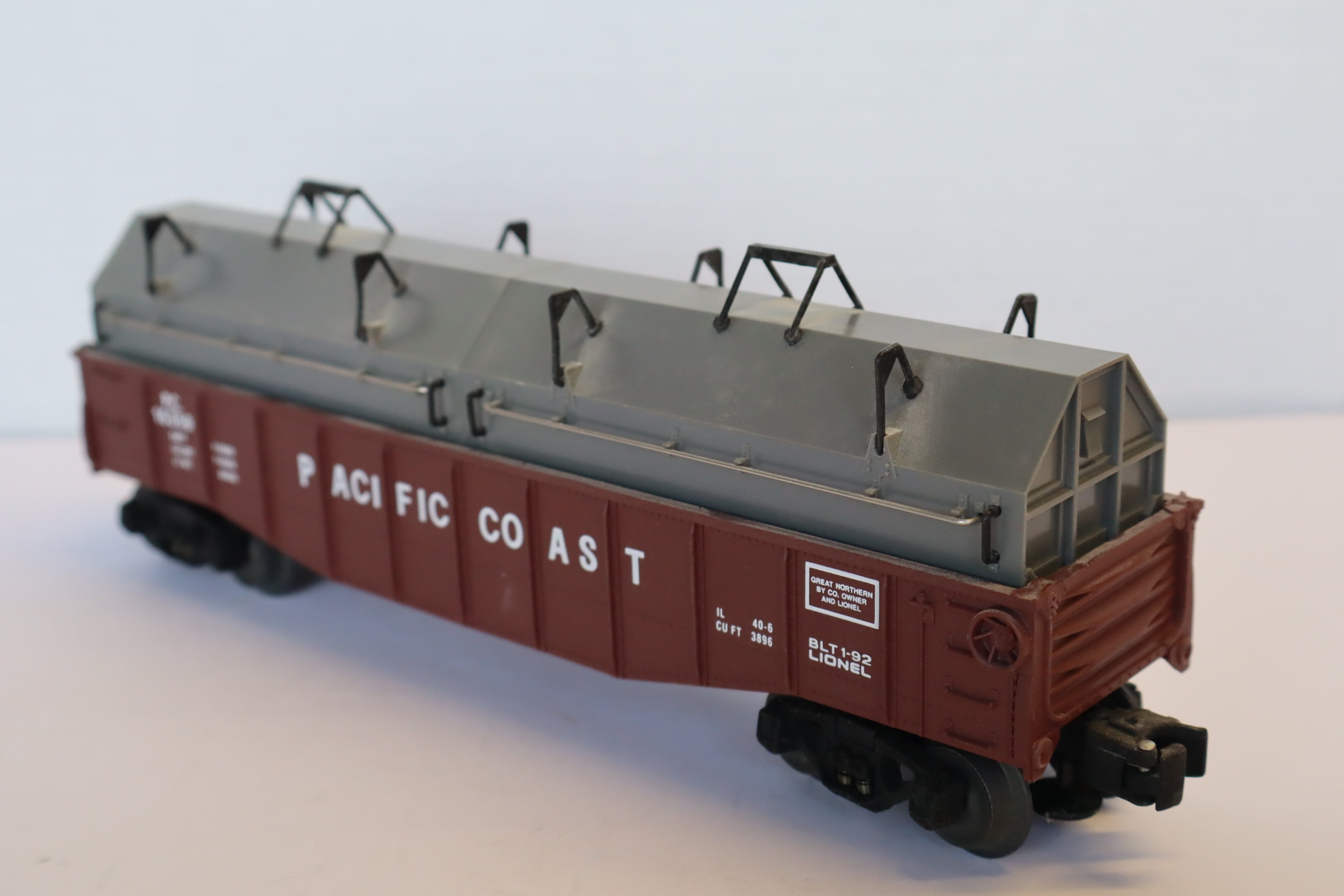 Lionel 6-16359 Pacific Coast Gondola w/ Coil Covers-Second hand-M8071