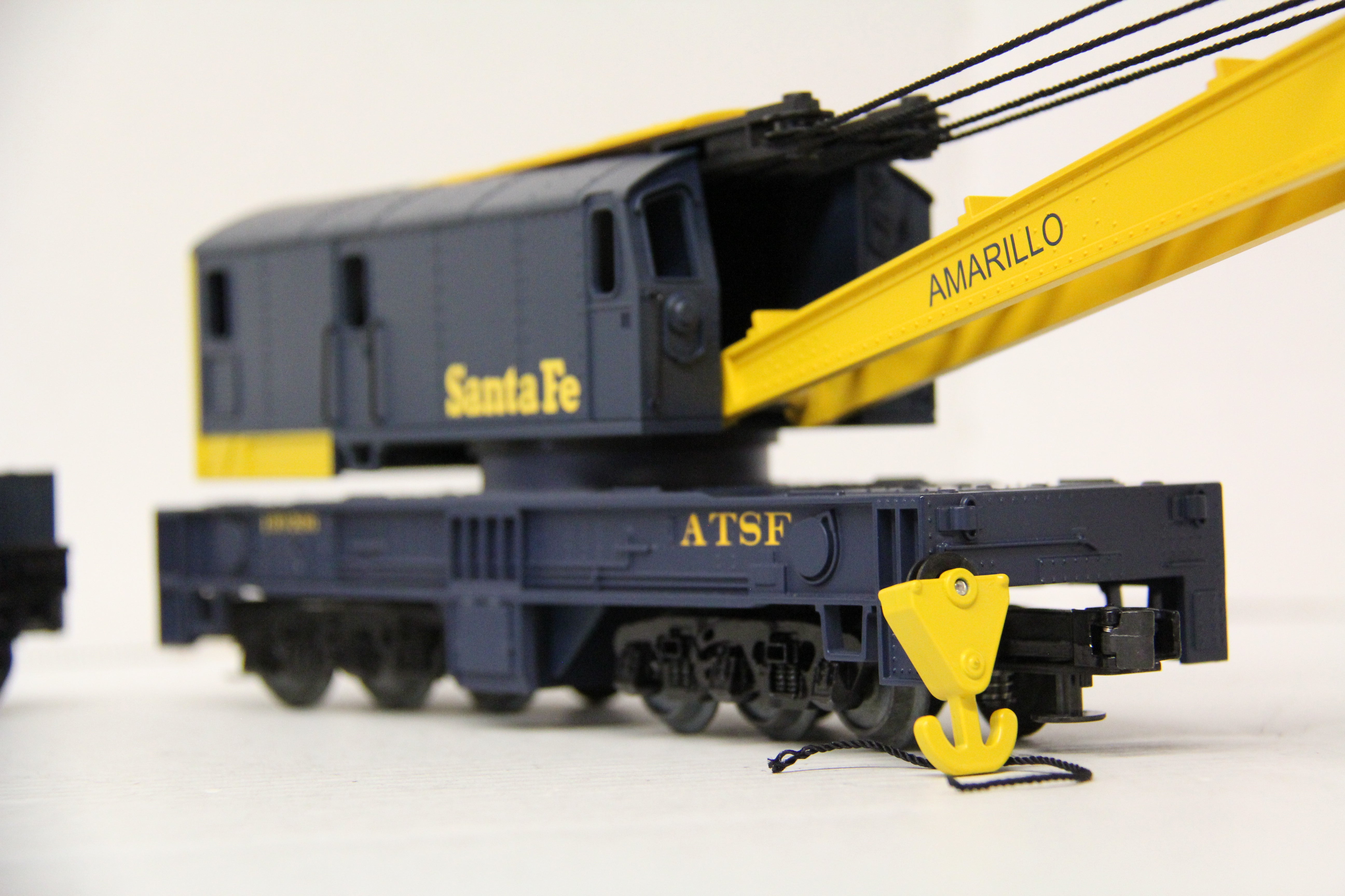 MTH 20-98239 & MTH 20-98237 Santa Fe Crane Car & Tender-Second hand-M6617