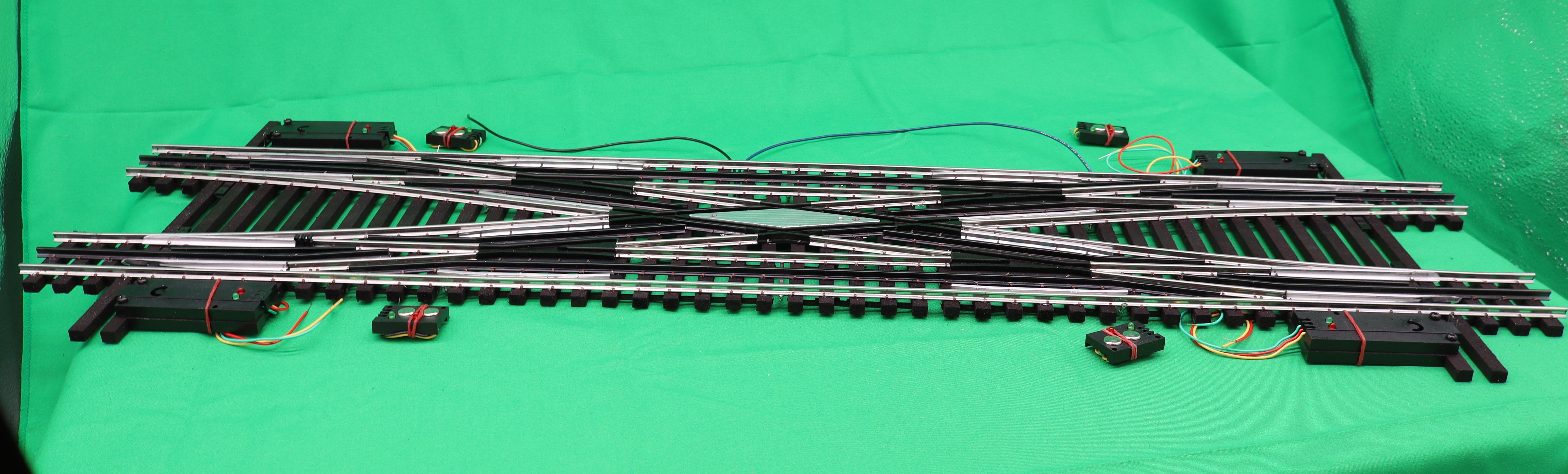 Ross Custom Switches #175M - Super Line - Double Crossover Track w/ Dz1000
